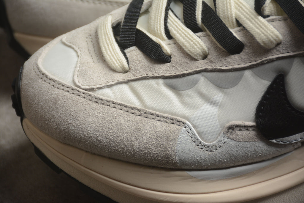 Nike x sacai VaporWaffle White / Black