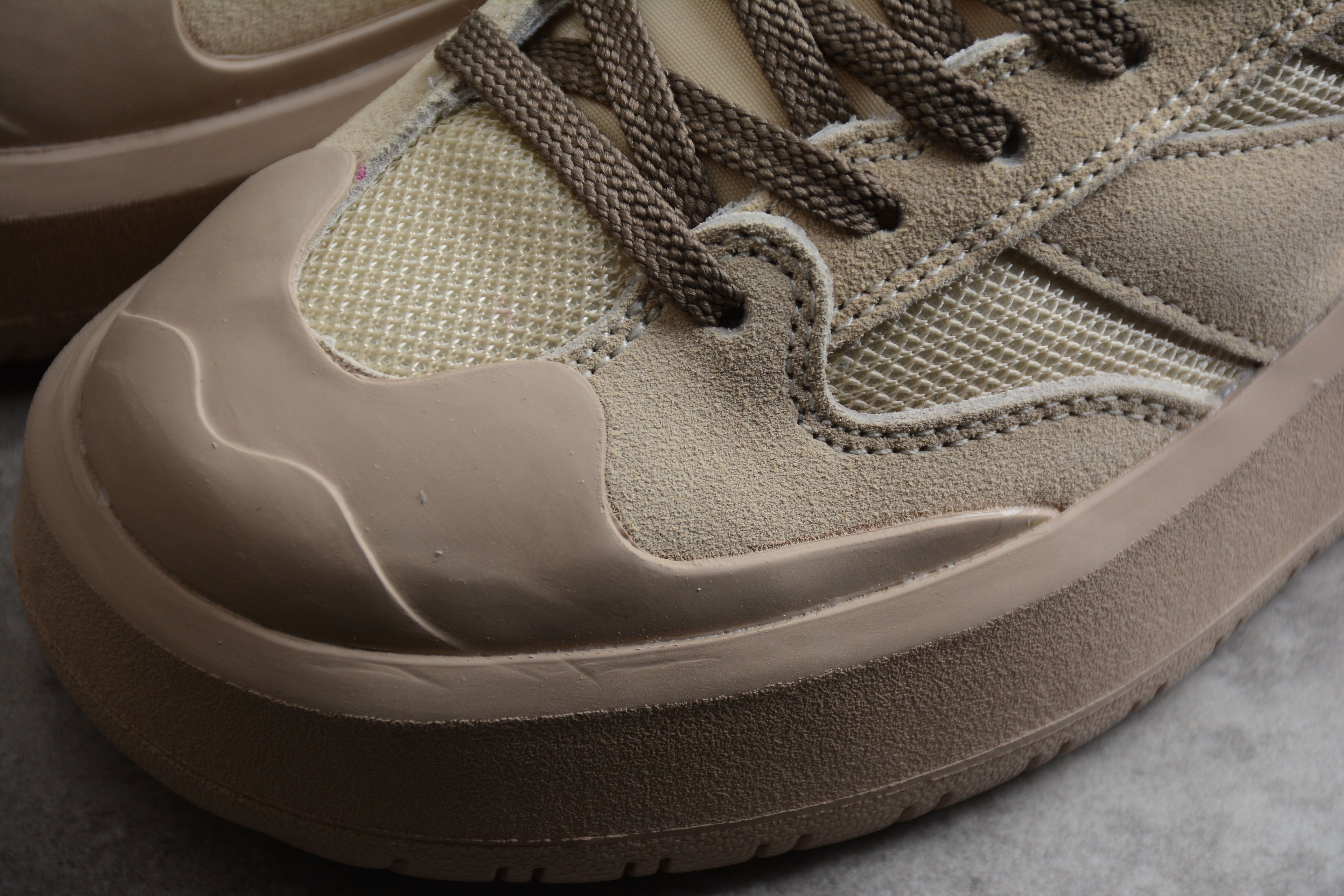 New Balance 302 Taupe