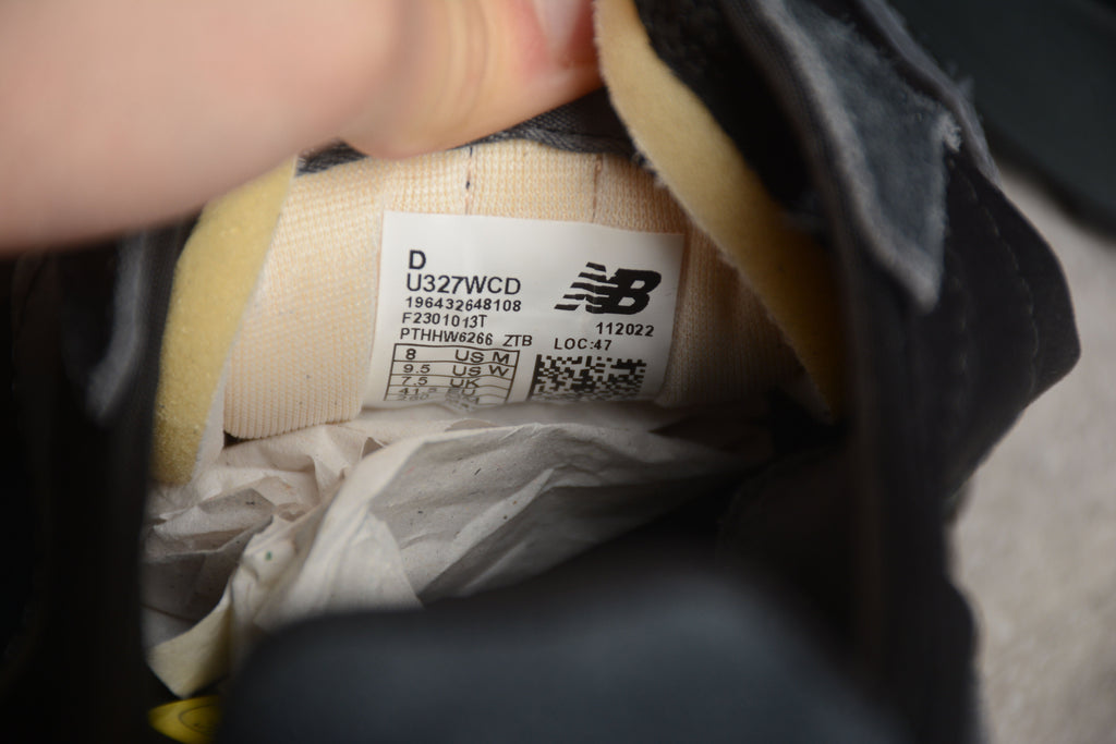 New Balance 327 Black
