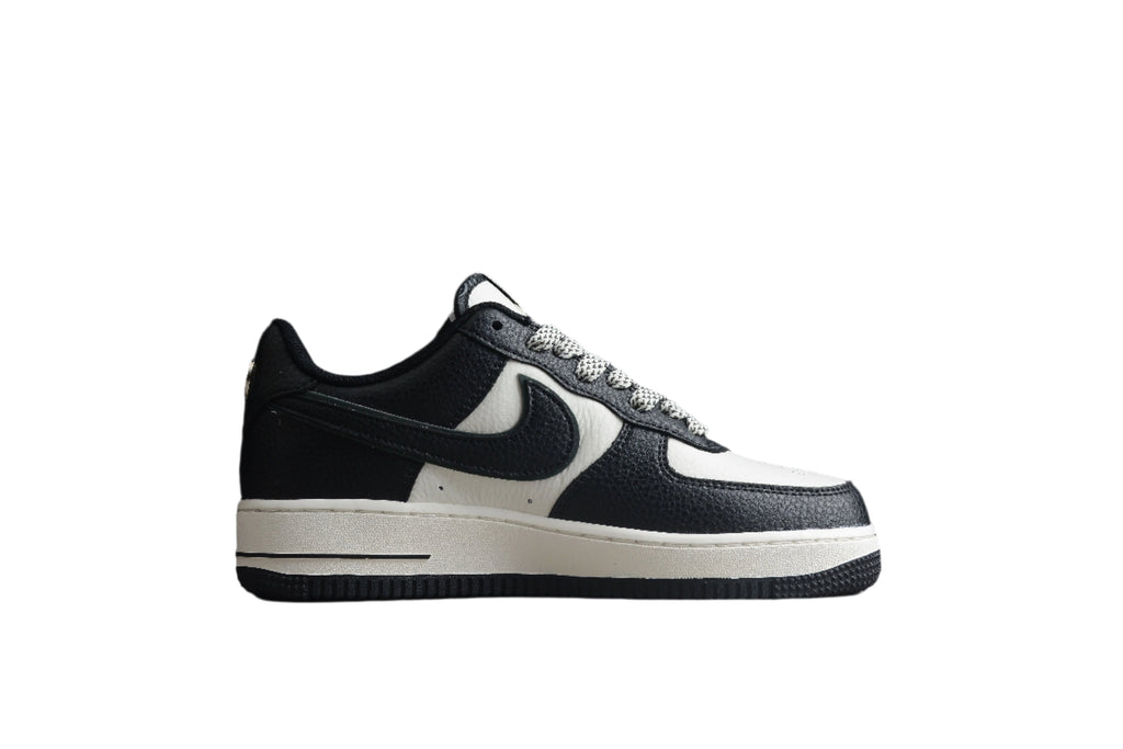 Nike Air Force One Black / White