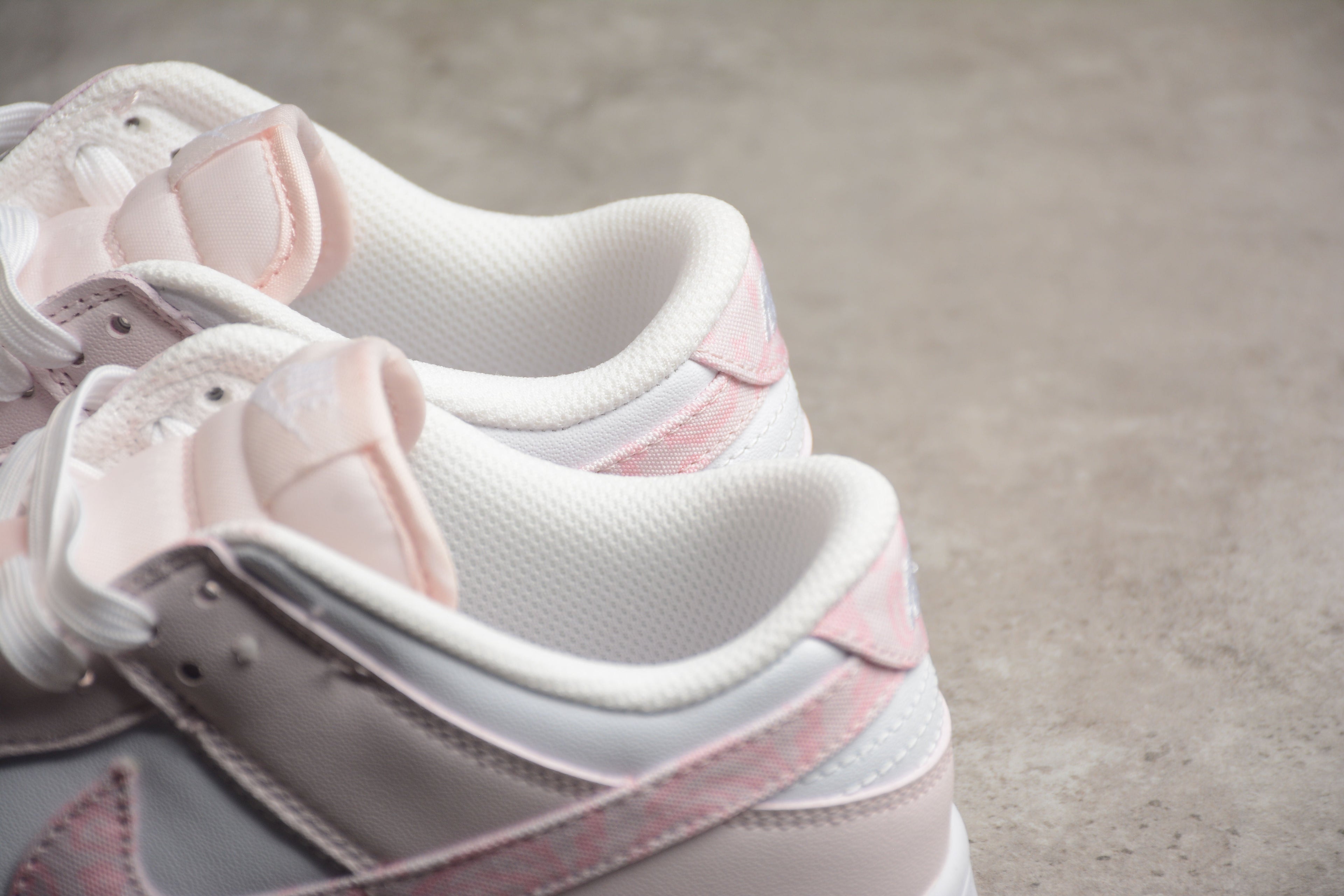 Nike Dunk Low  SB Pink Paisley