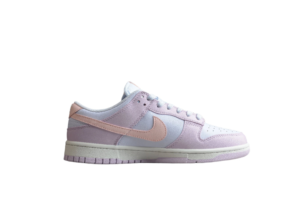 Nike Dunk Low  SB Light Pink