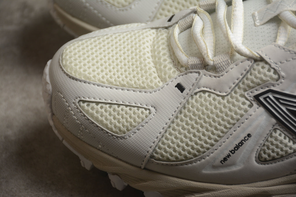 New Balance 610T White