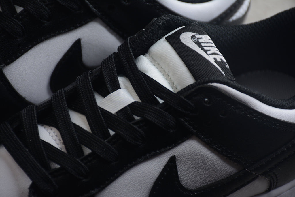 Nike Dunk Low  SB Black / White