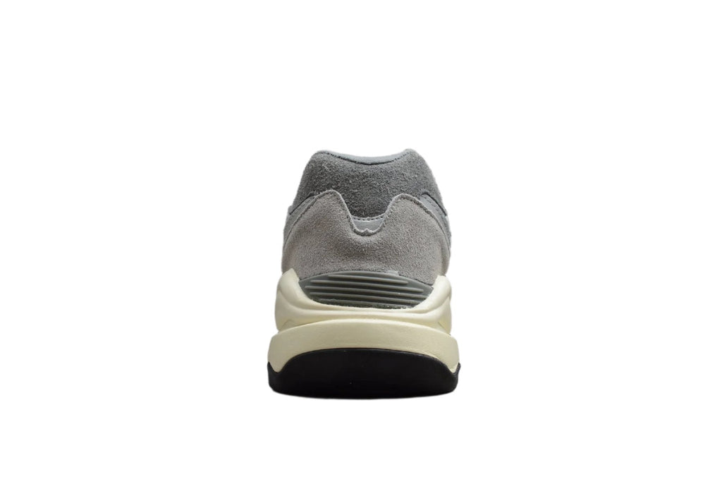New Balance 5740 Grey