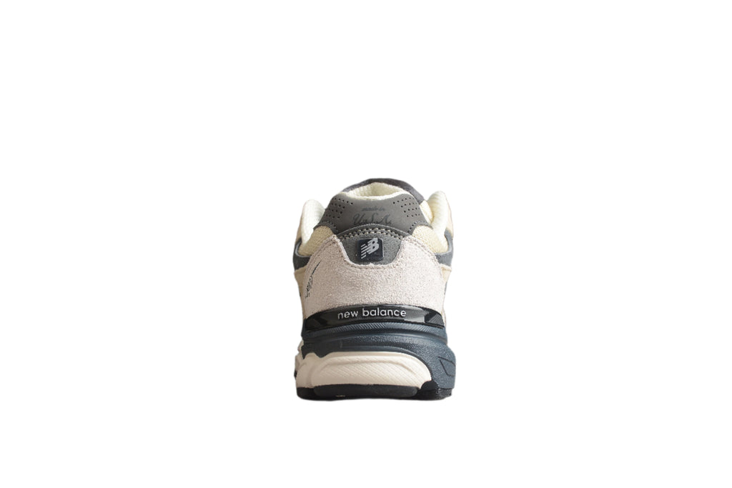 New Balance V3 990 Beige / Black