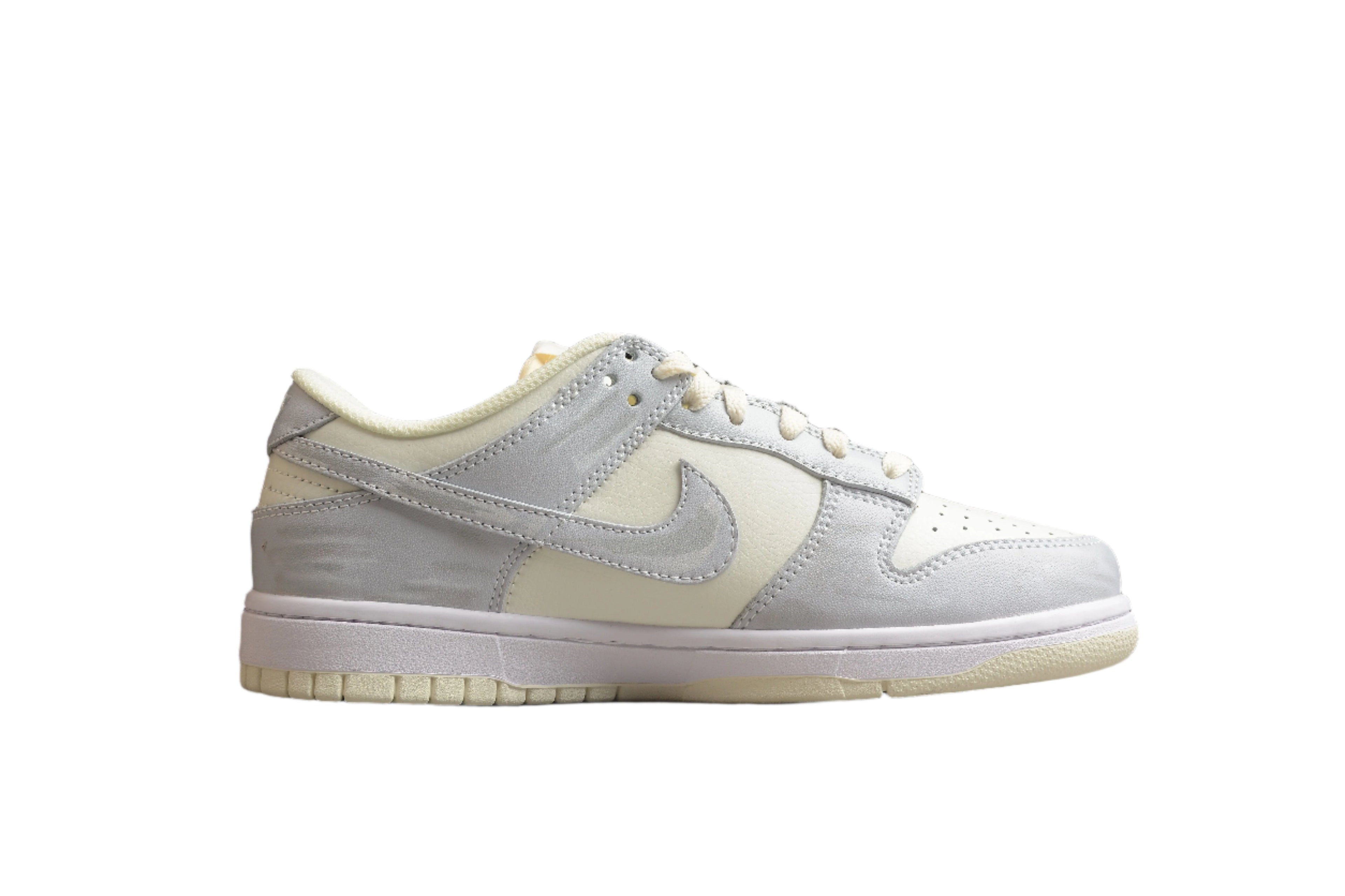 Nike Dunk Low  SB Grey