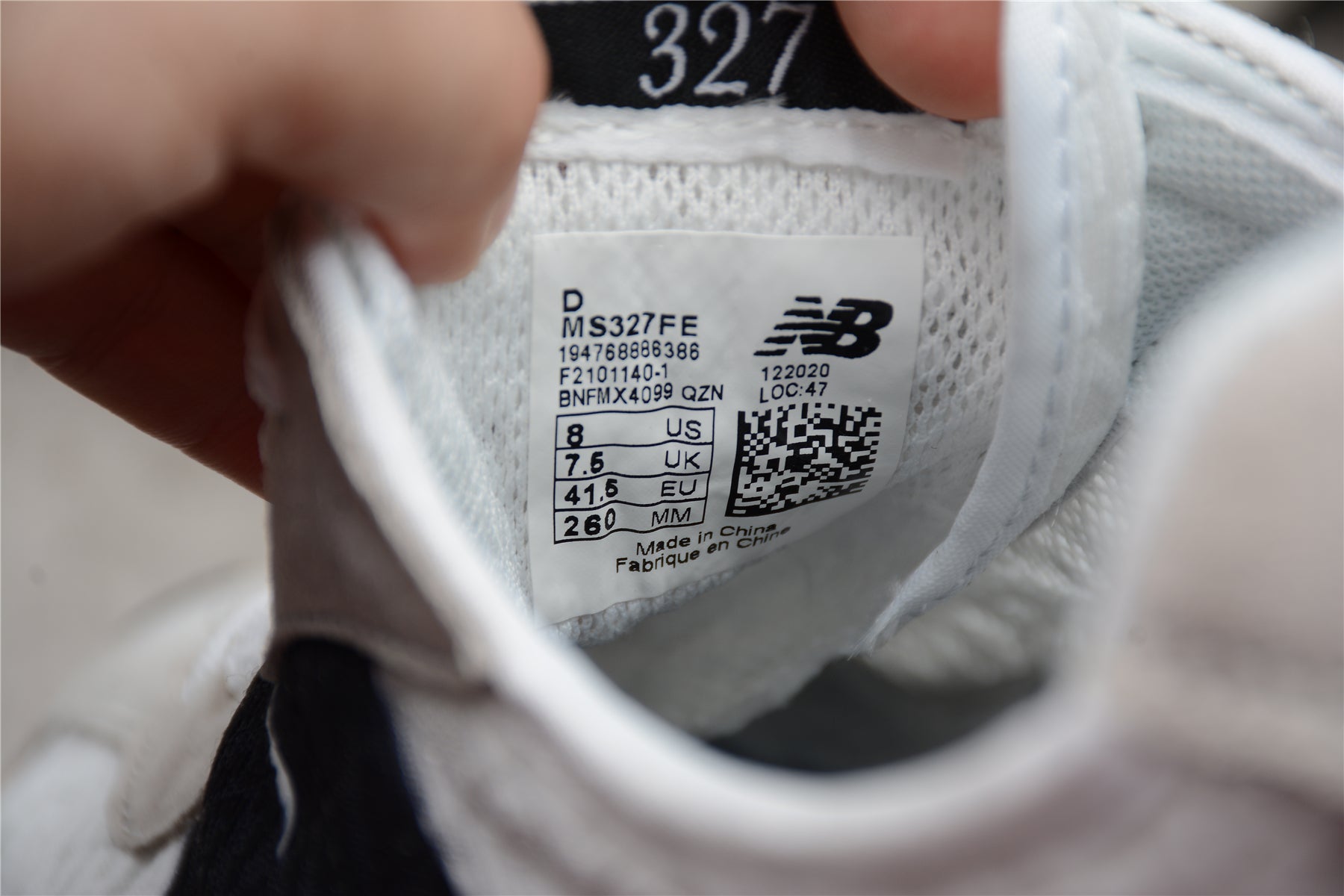 New Balance 327 Black / Grey