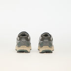 Nike Sportswear P-6000 Metallic Silver / Iron Grey