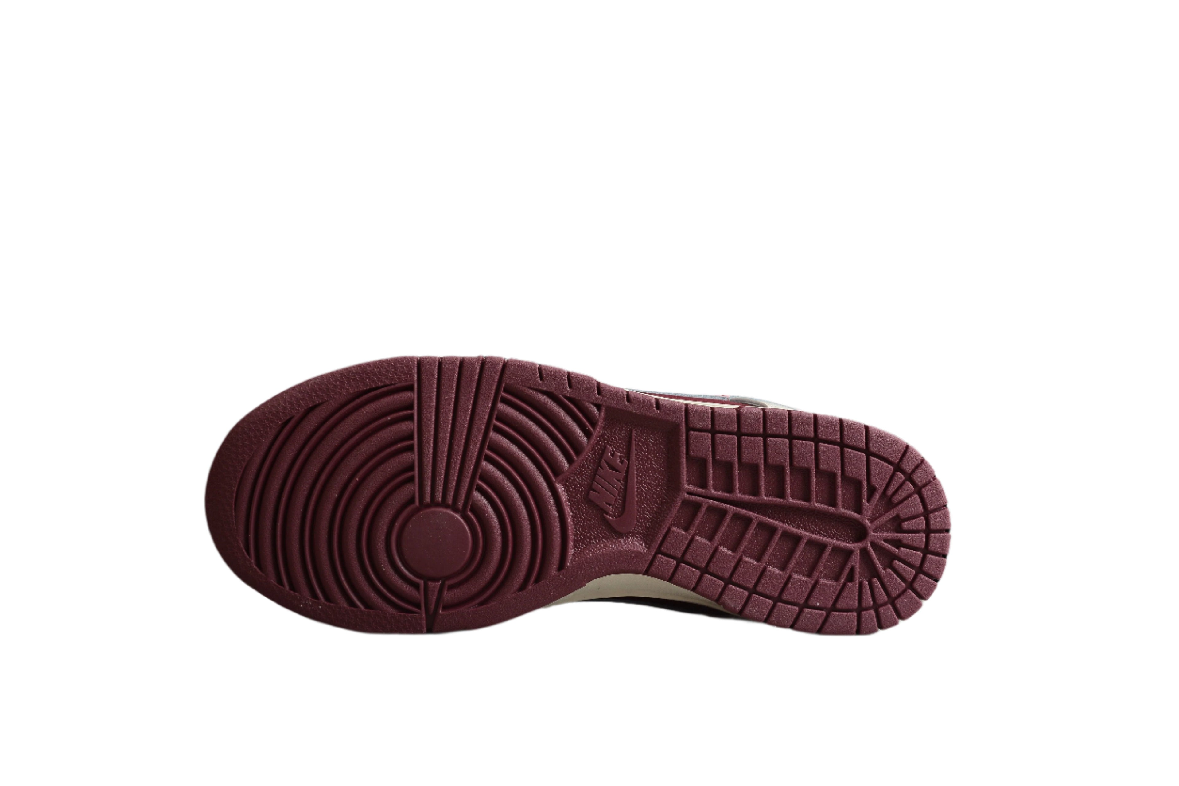 Nike Dunk Low  SB Burgundy / Pink