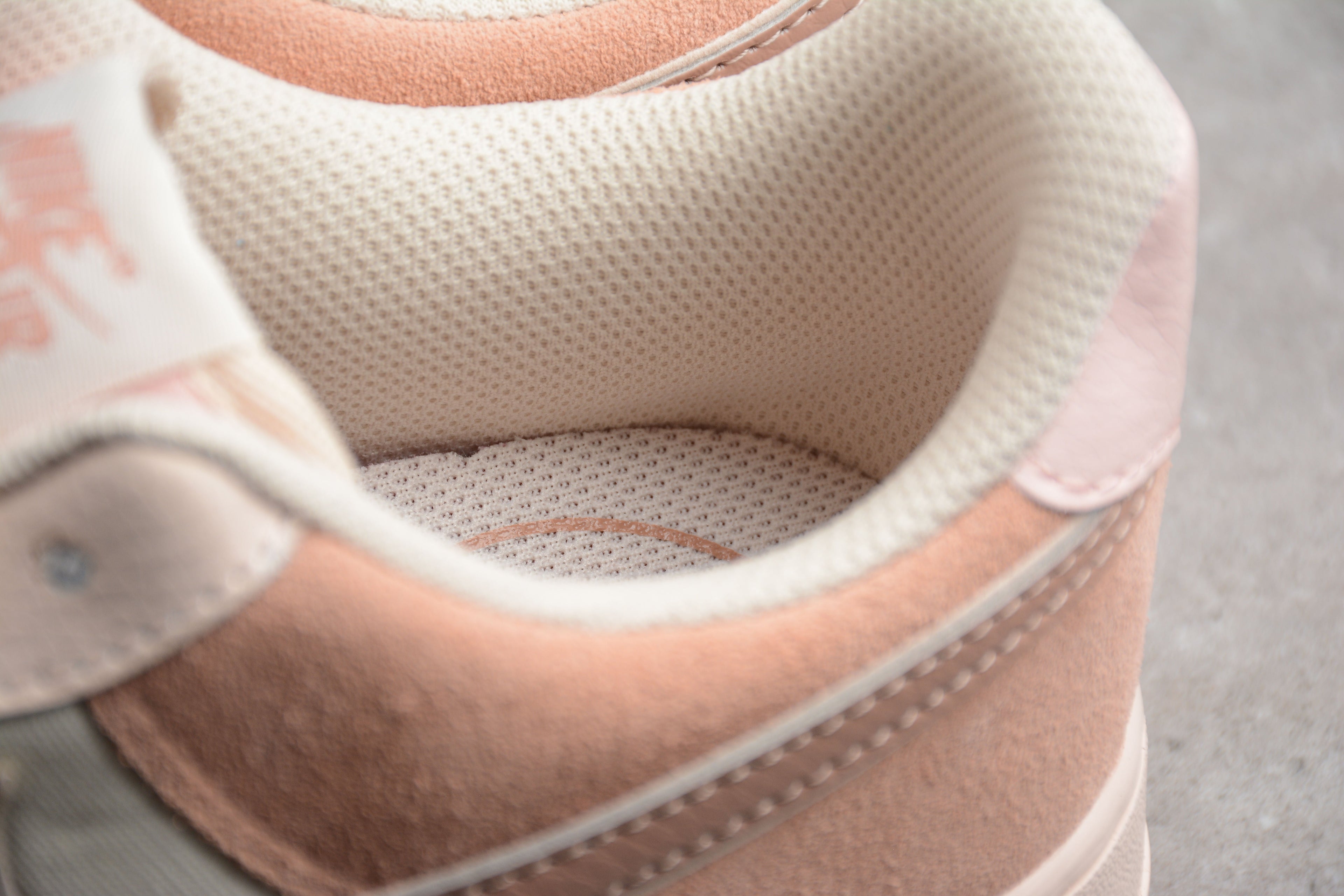 Nike Air Force One Beige / Pink
