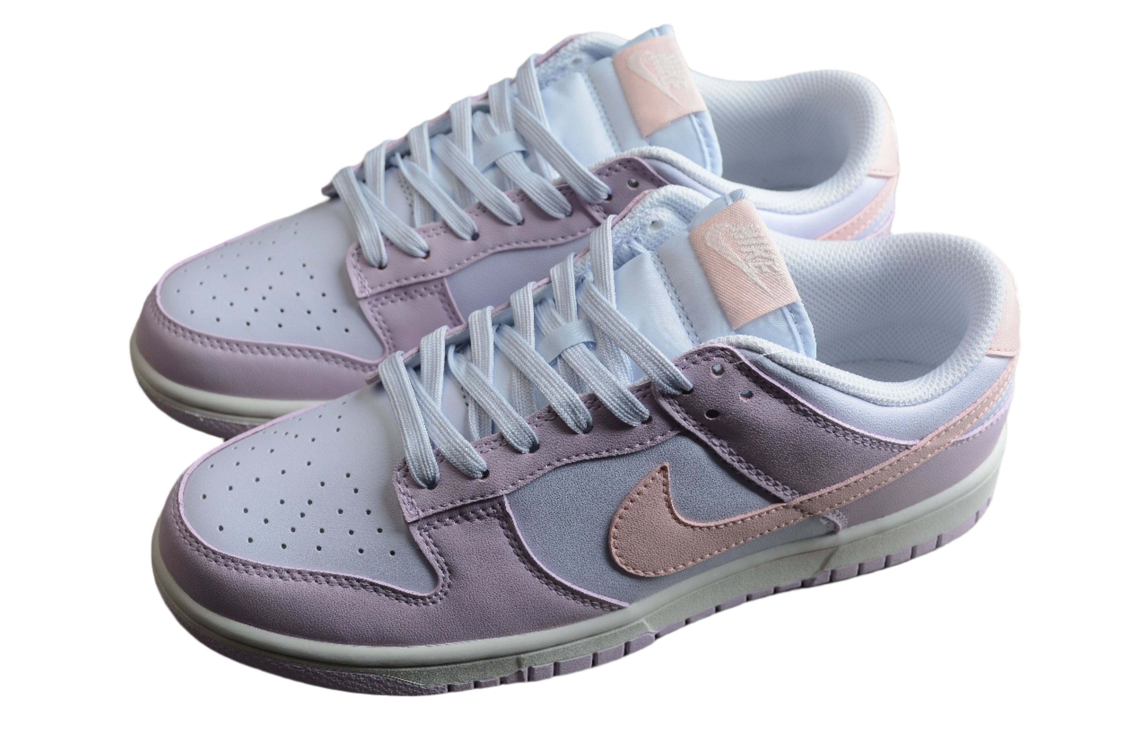 Nike Dunk Low  SB Light Pink