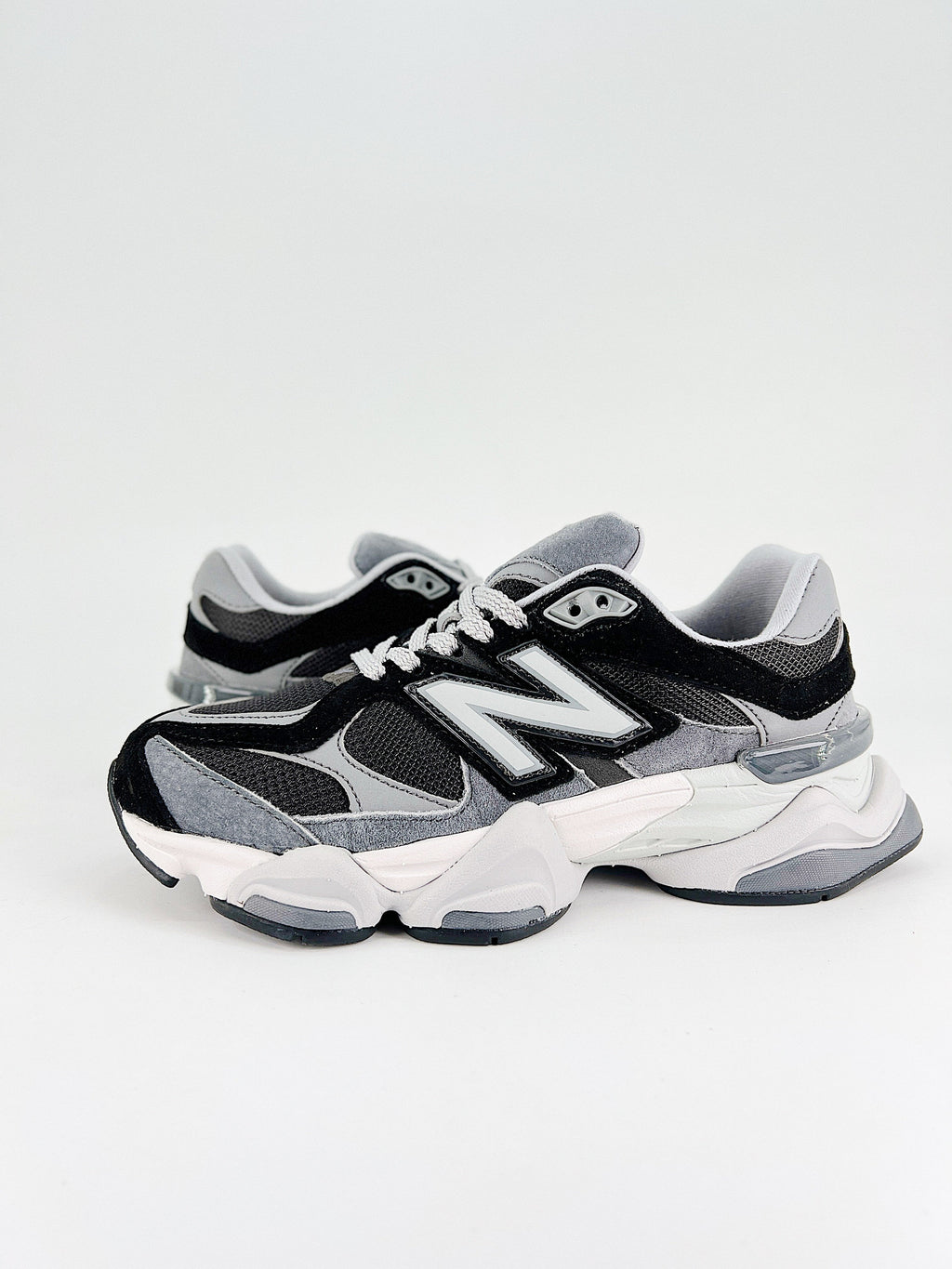 New Balance 9060 Grey / Black