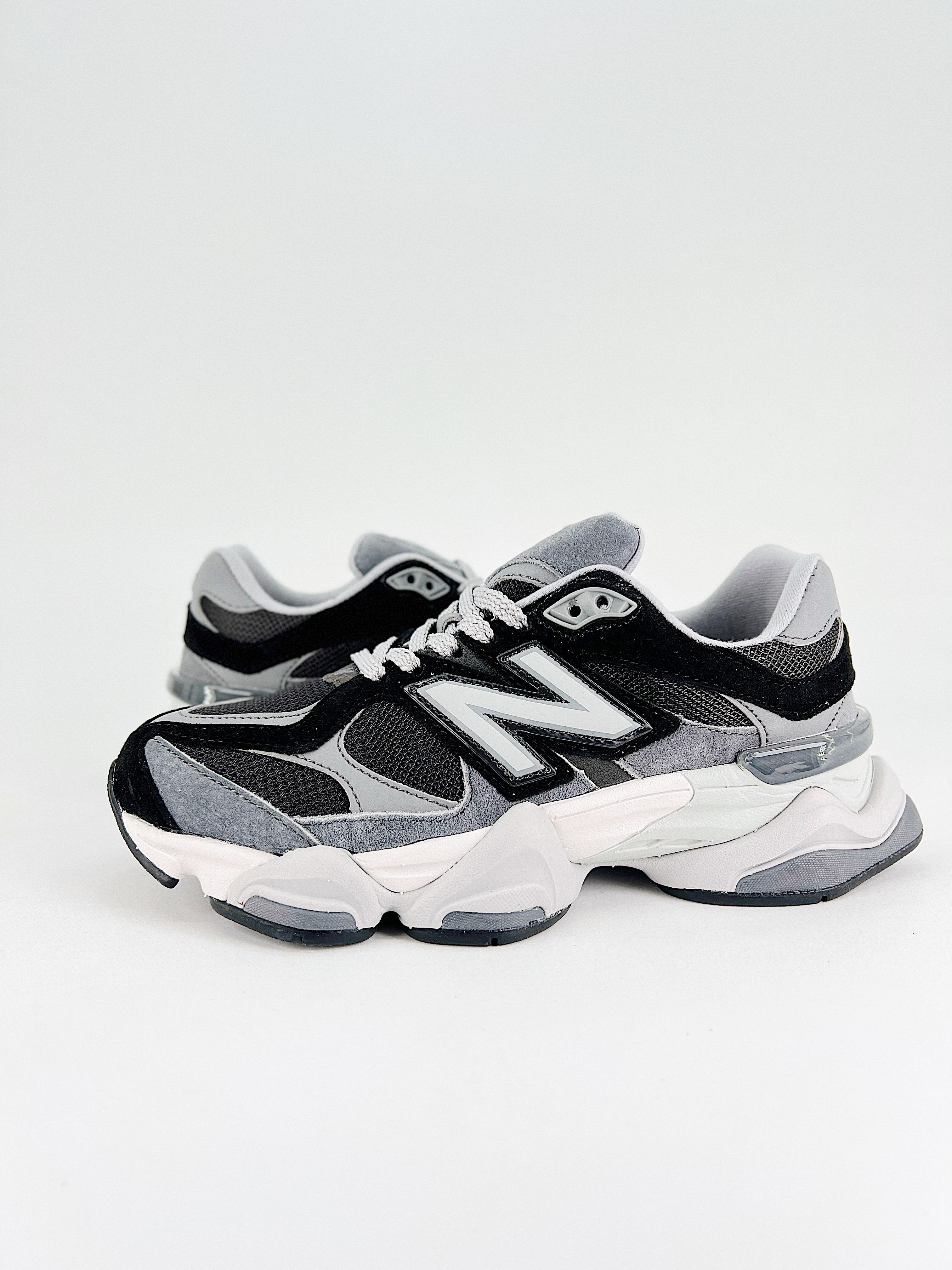 New Balance 9060 Grey / Black