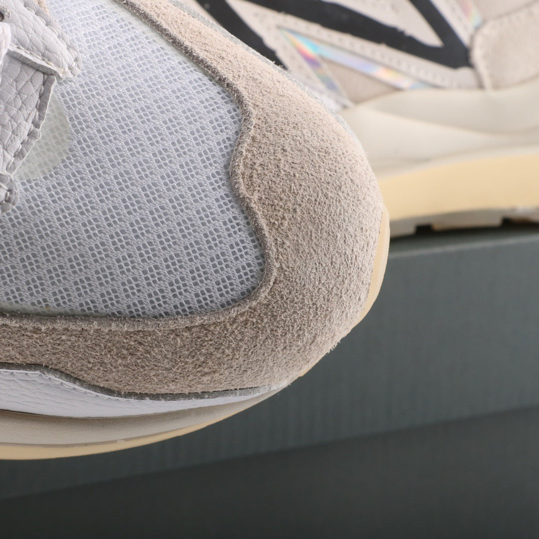 New Balance 5740 Natural White Iridescent