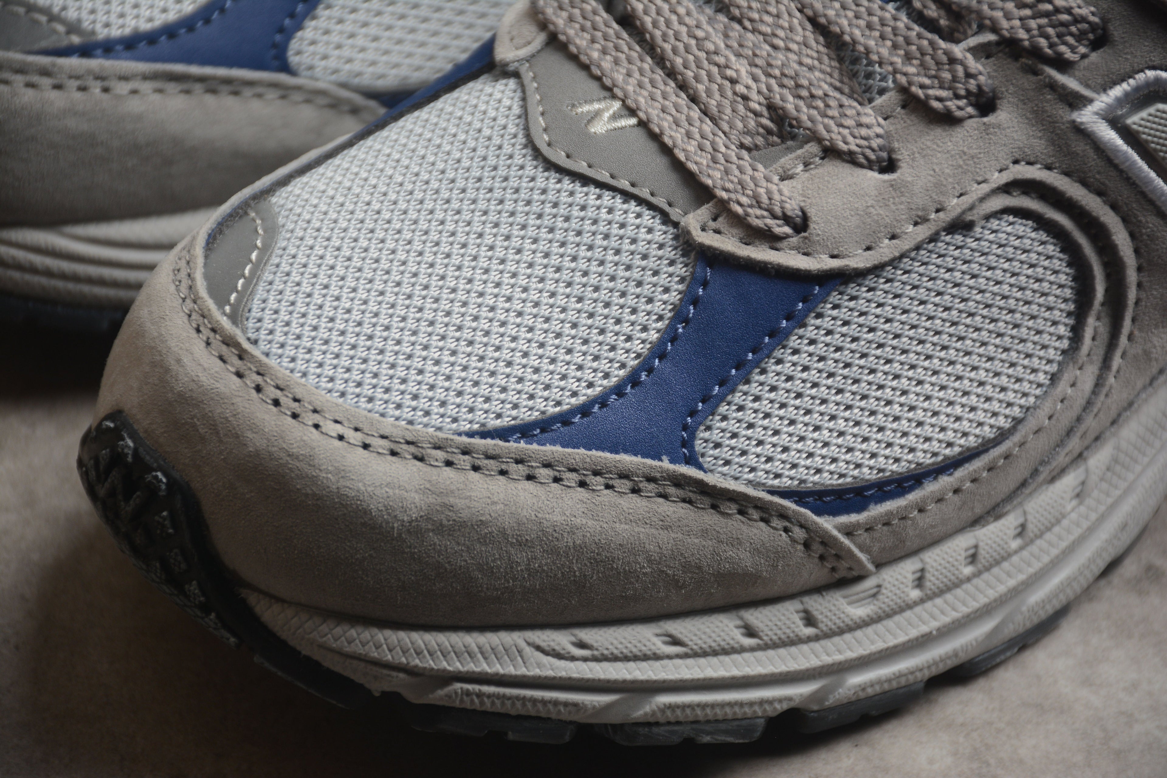 New Balance 2002R Beige / Blue