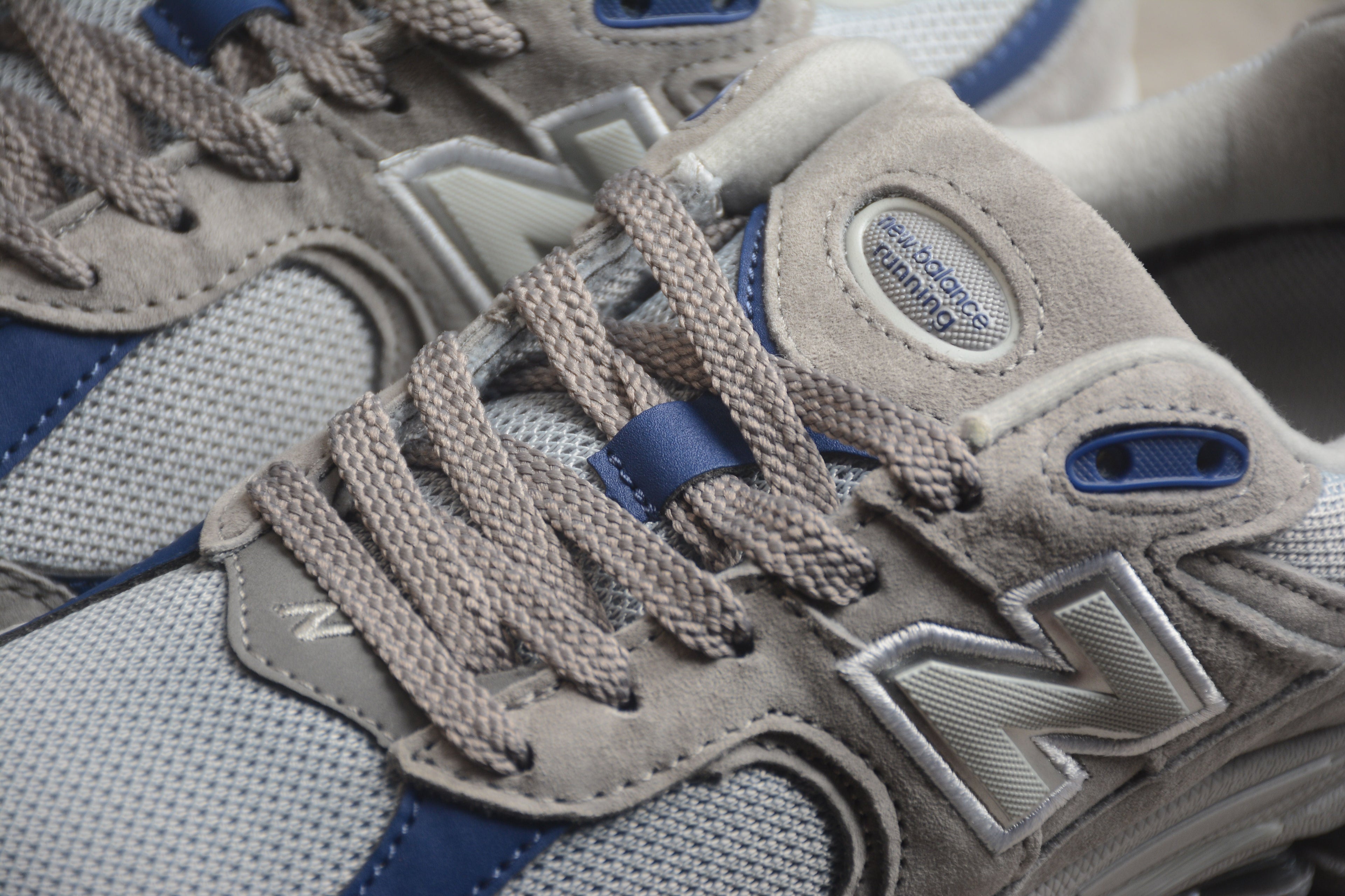 New Balance 2002R Beige / Blue