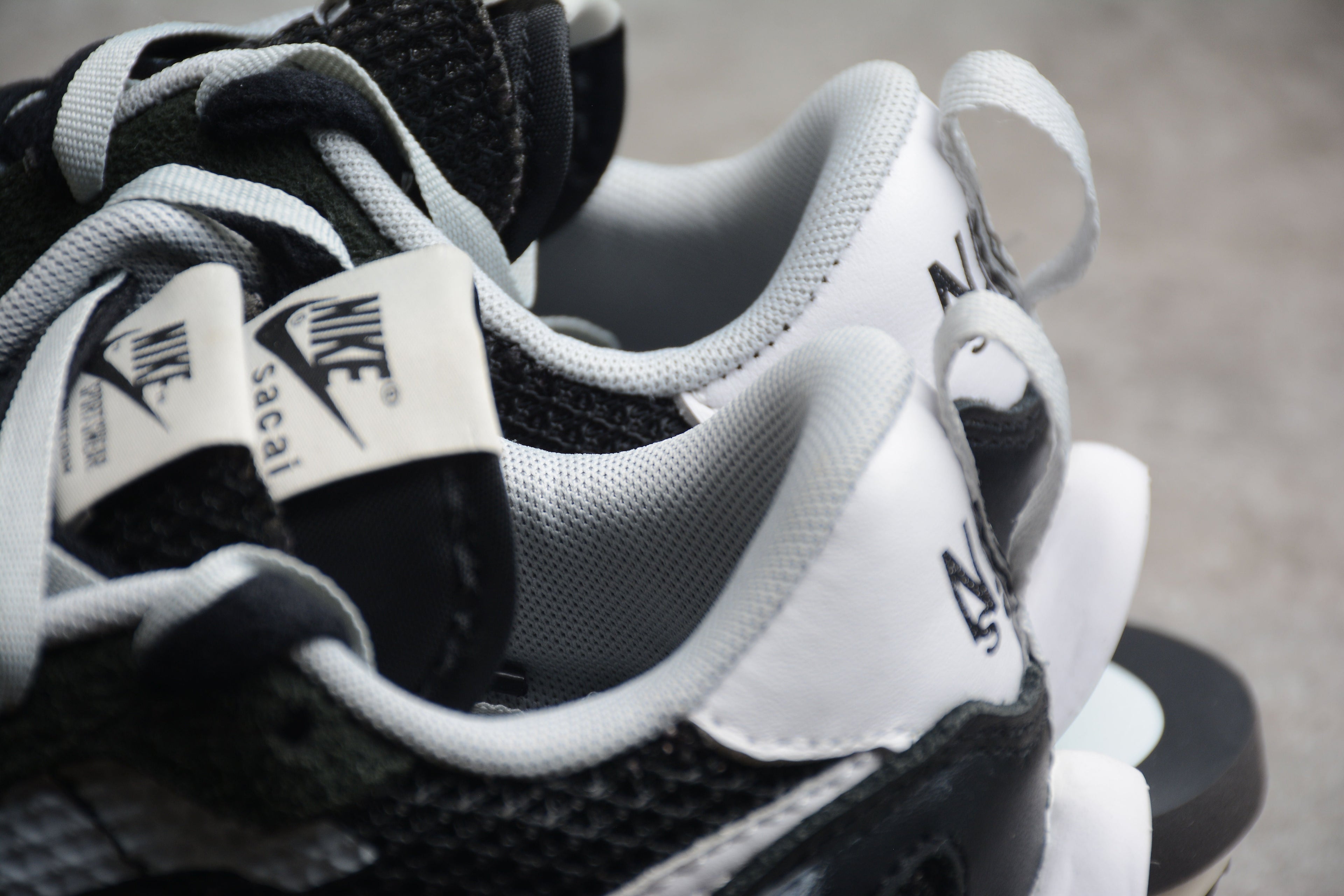 Nike x sacai VaporWaffle Black / White