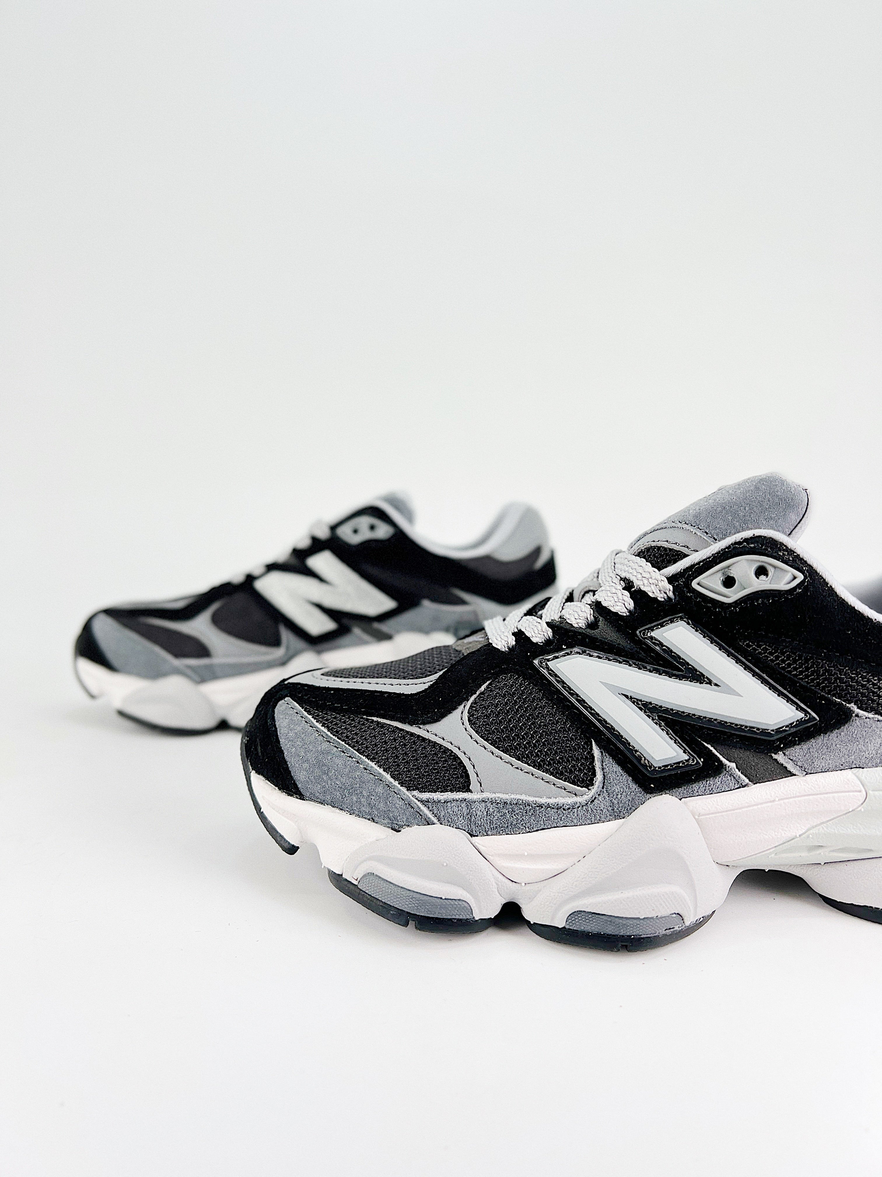 New Balance 9060 Grey / Black
