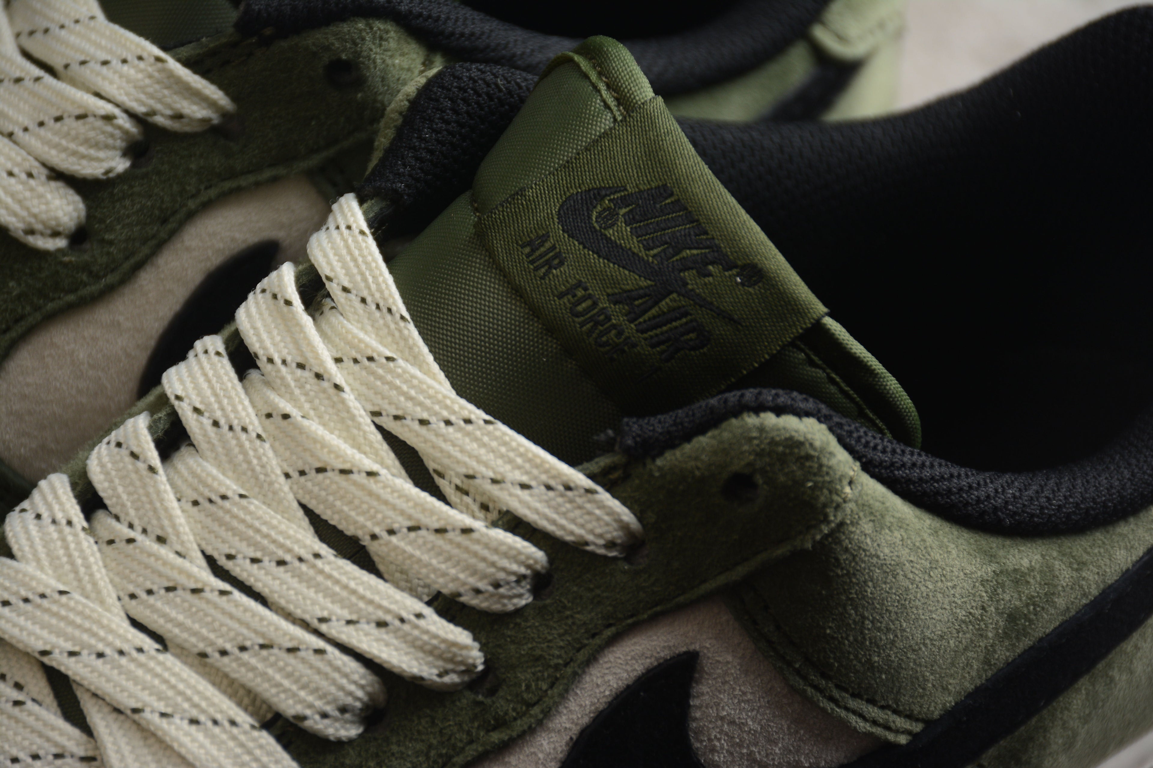Nike Air Force One Dark Green / Black