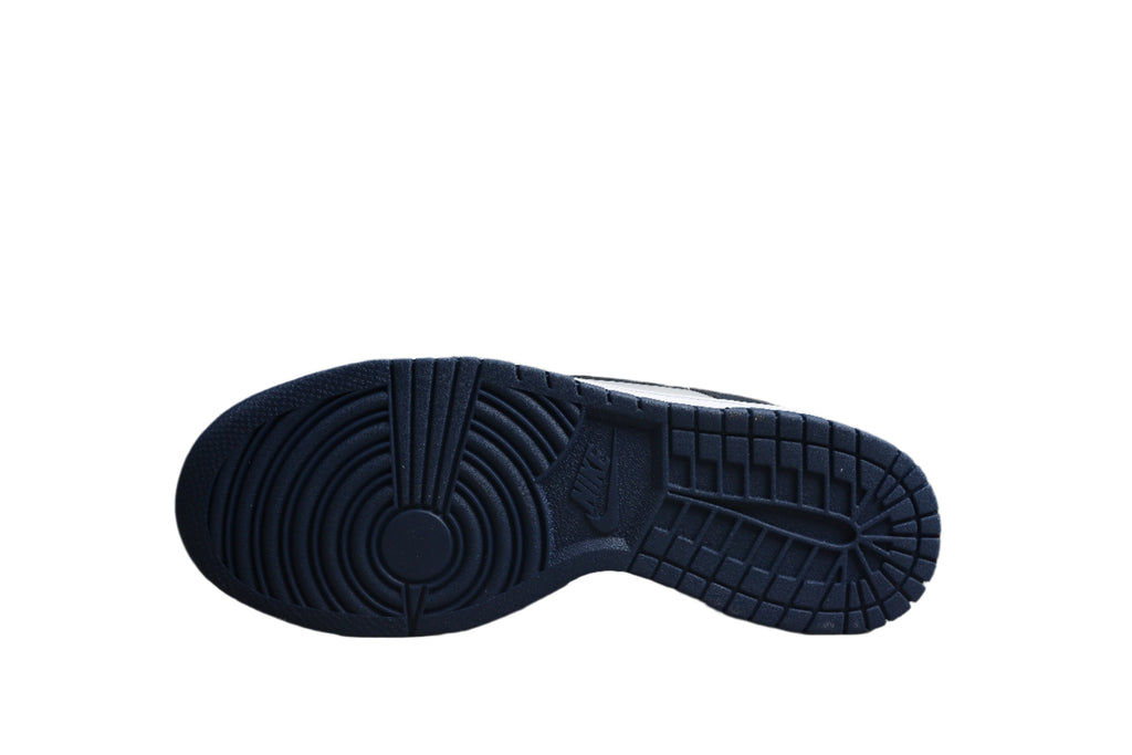 Nike Dunk Low SB Black / White