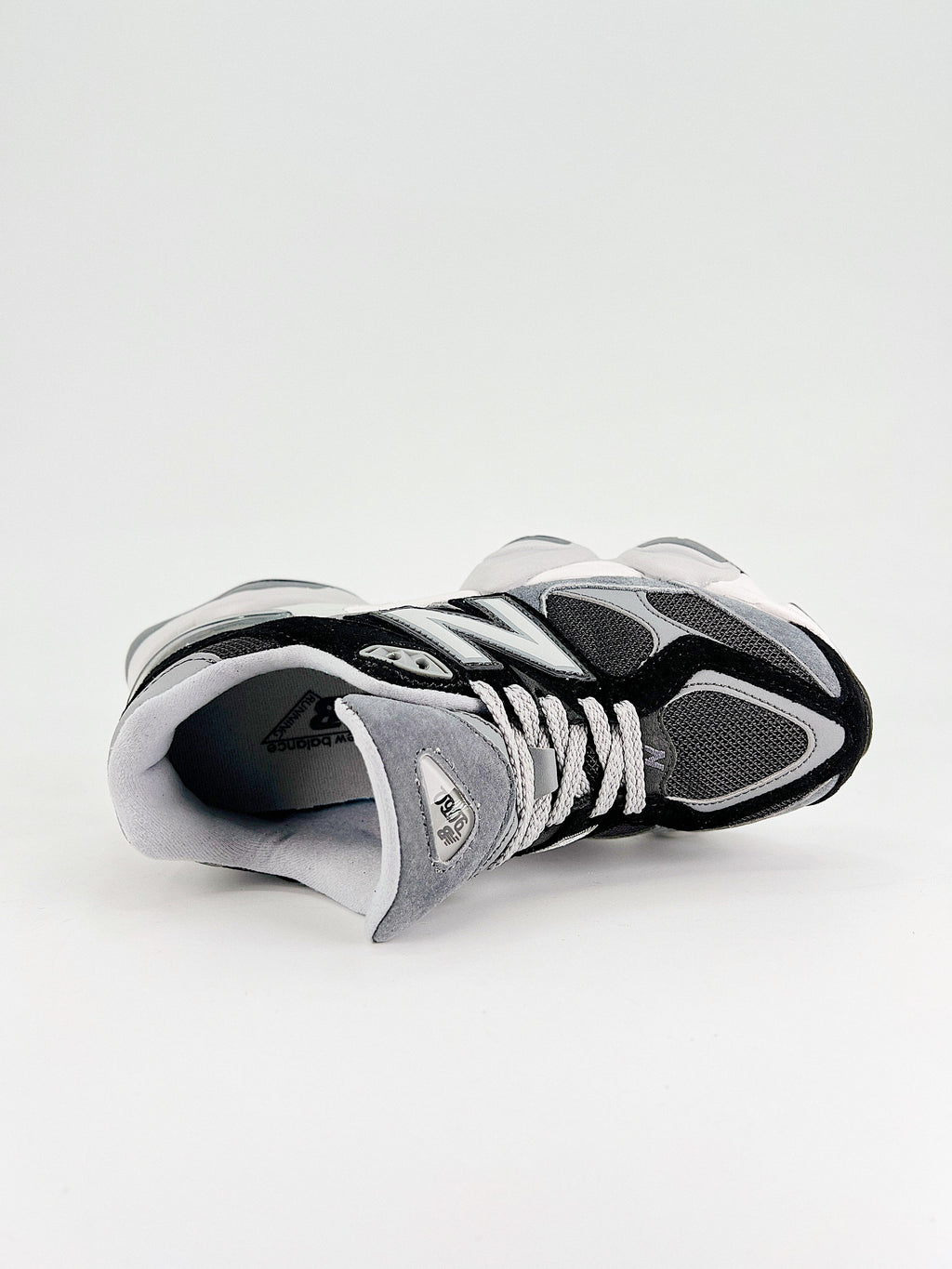 New Balance 9060 Grey / Black
