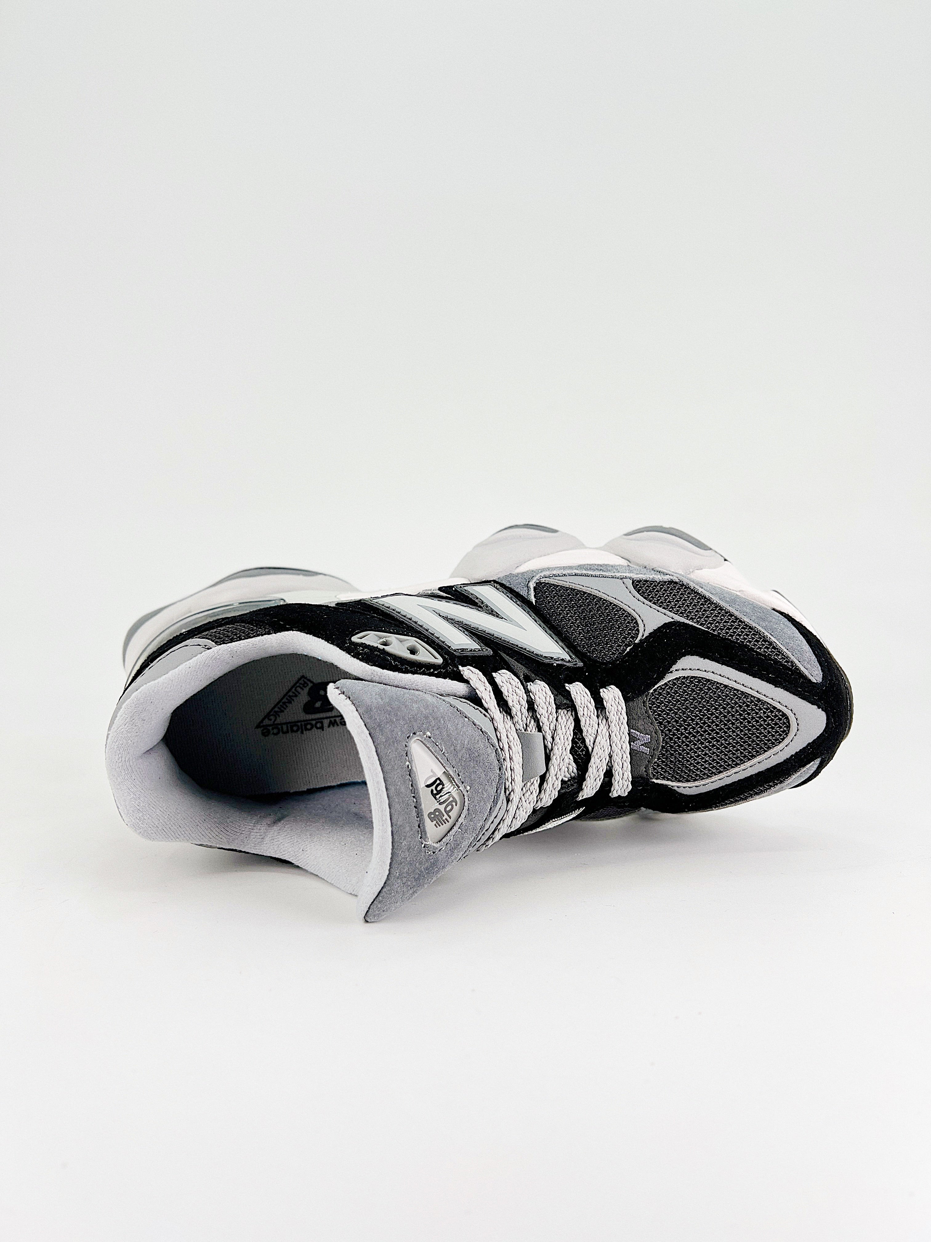 New Balance 9060 Grey / Black