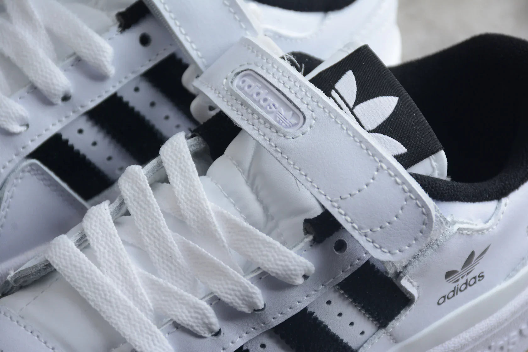 Adidas Forum White / Black