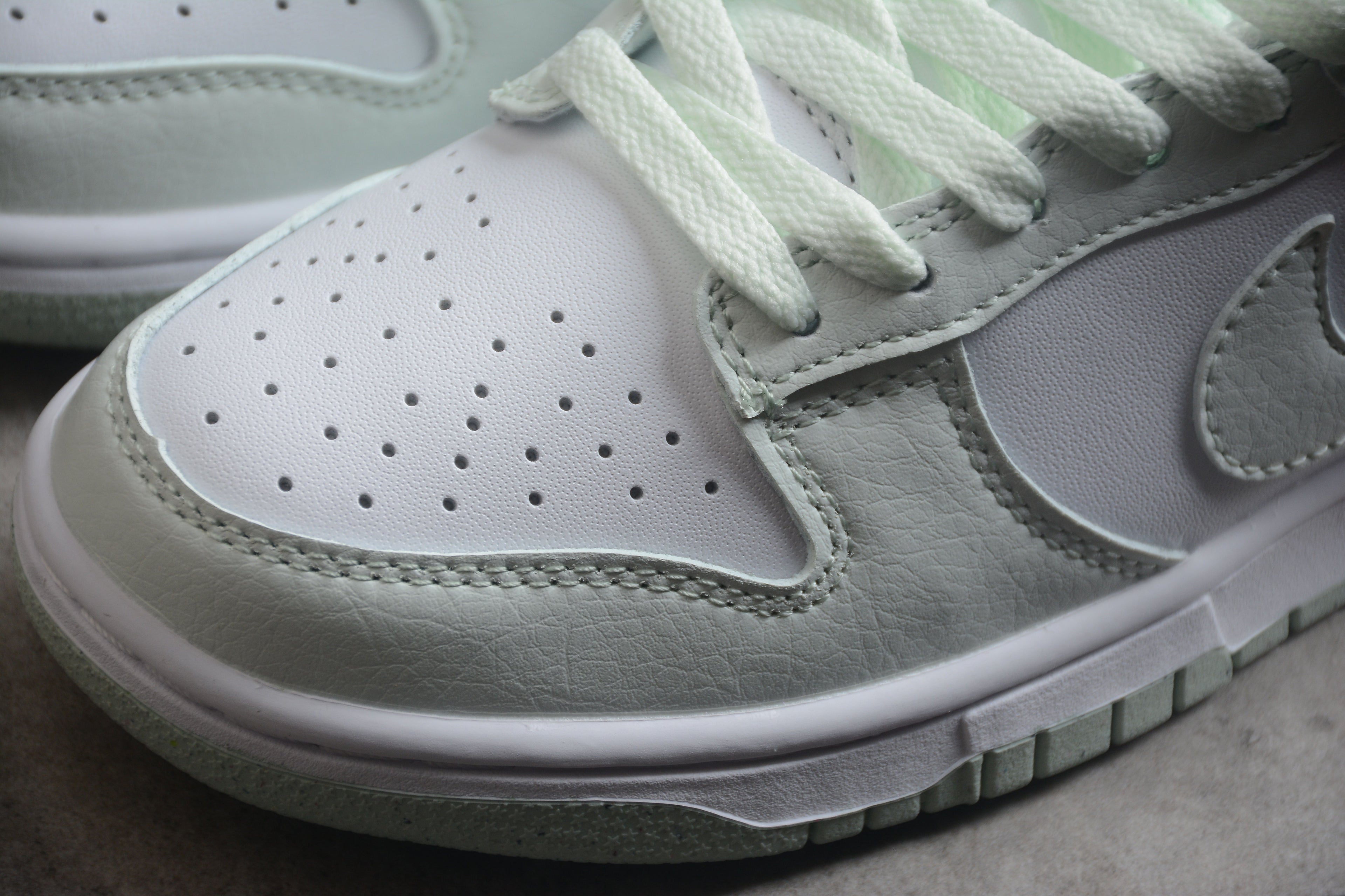 Nike Dunk Low SB Light Mint