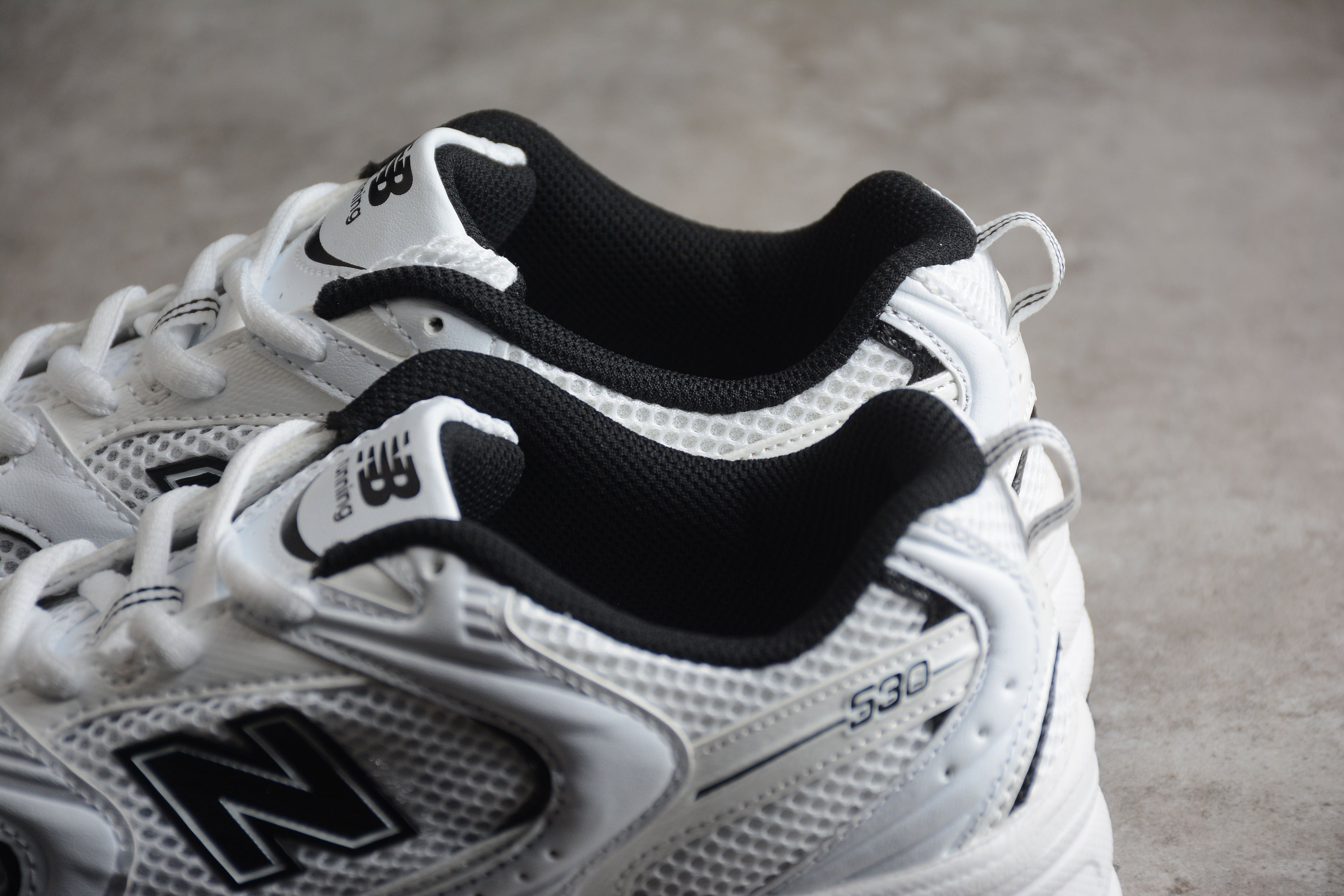 New Balance 530 White / Black
