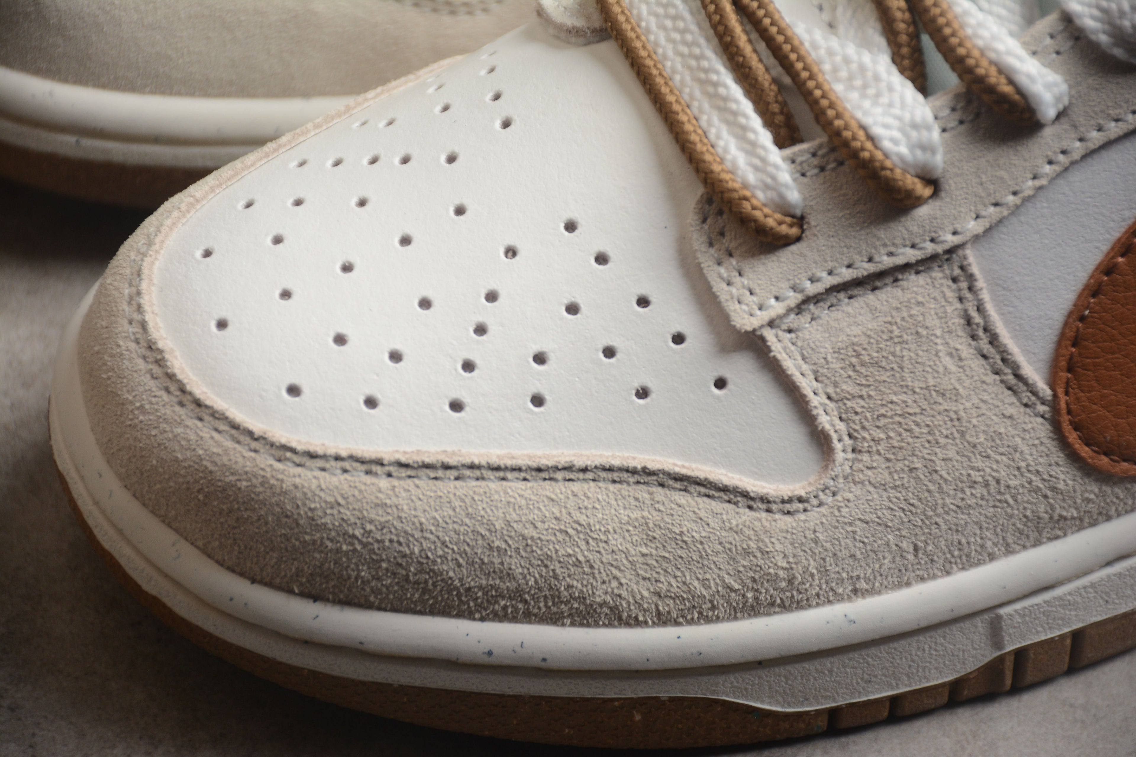 Nike Dunk Low Pro SB Beige / Mocha