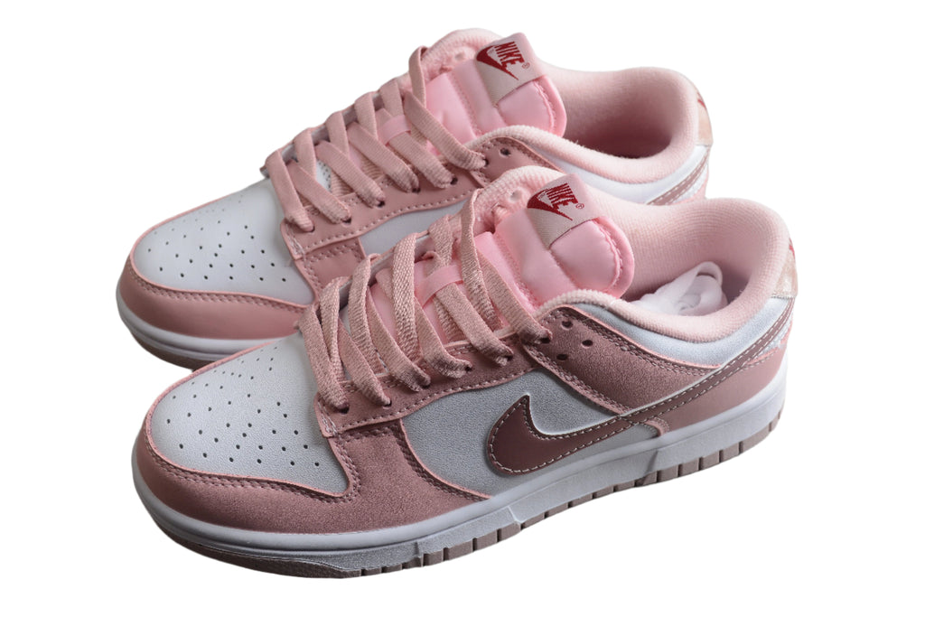 Nike Dunk Low  SB Light Pink