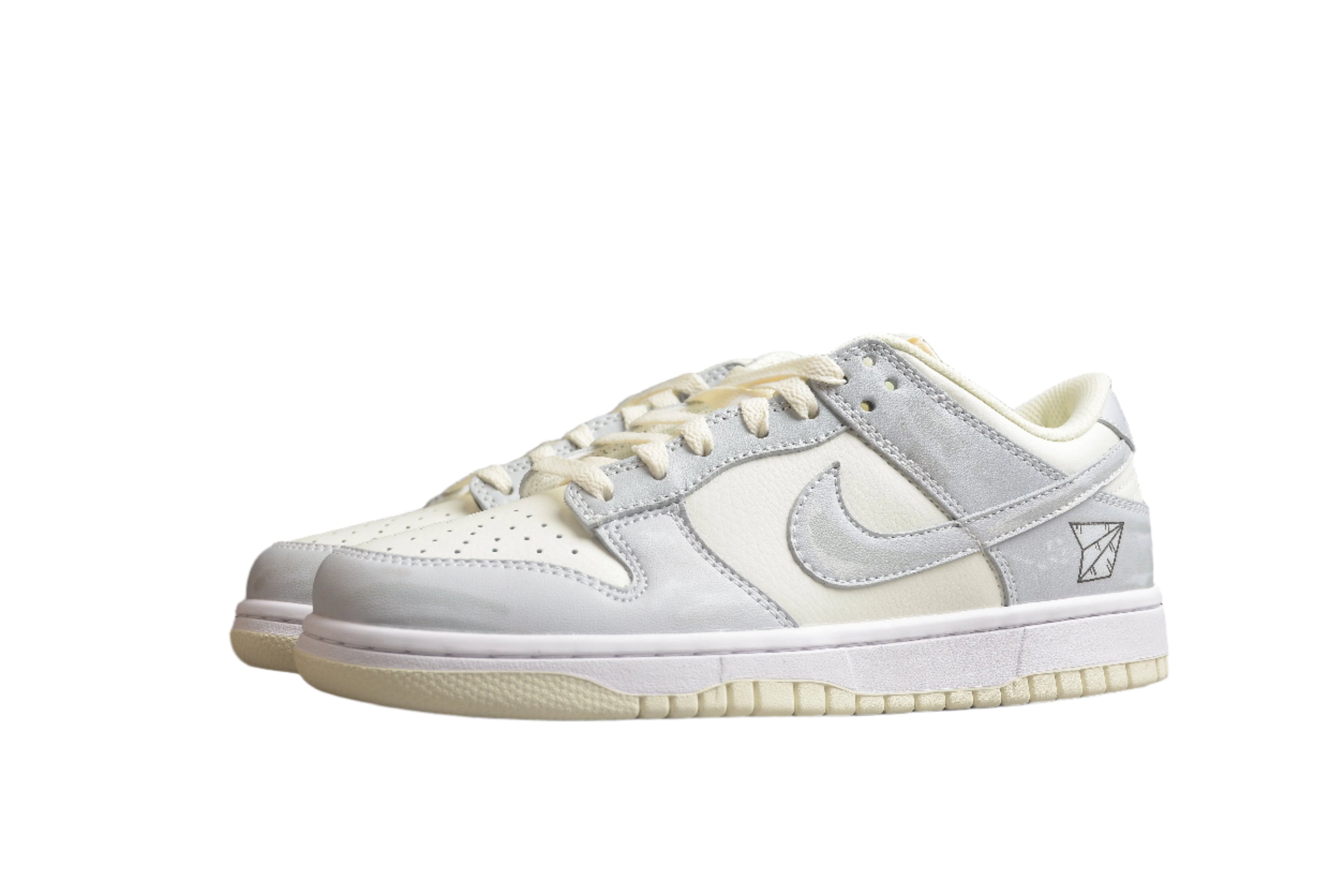 Nike Dunk Low  SB Grey