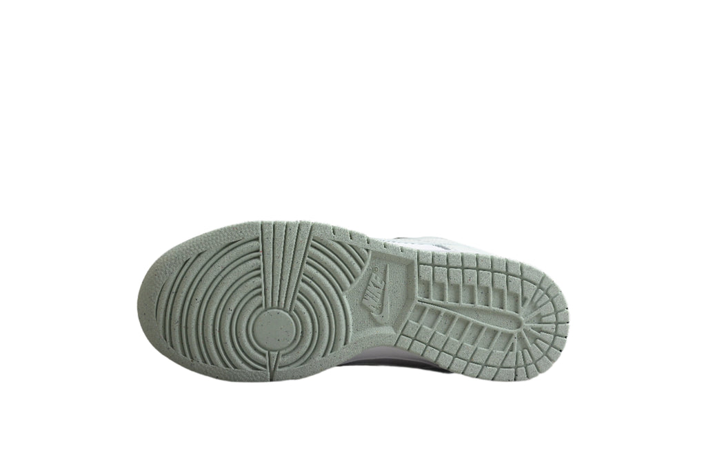 Nike Dunk Low SB Light Mint