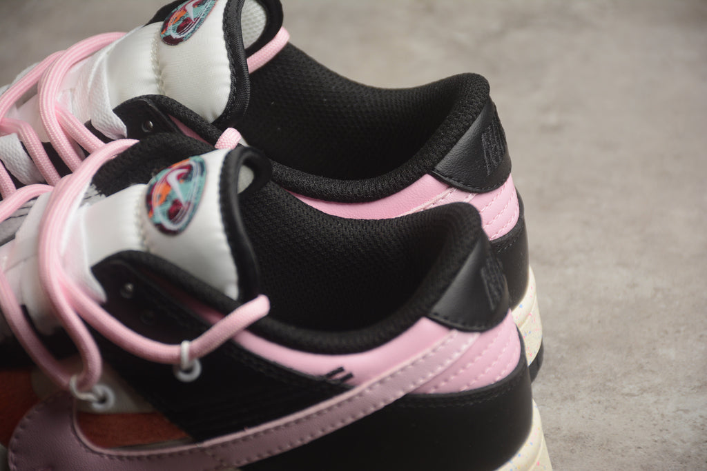 Nike Dunk Low  SB Black / Pink