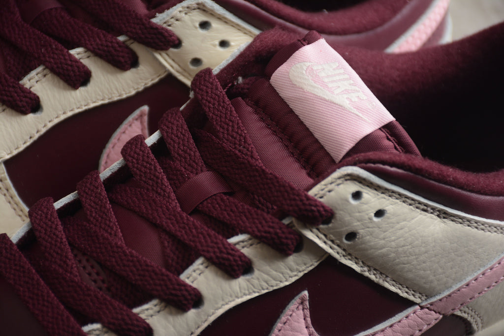 Nike Dunk Low  SB White / Burgundy / Pink