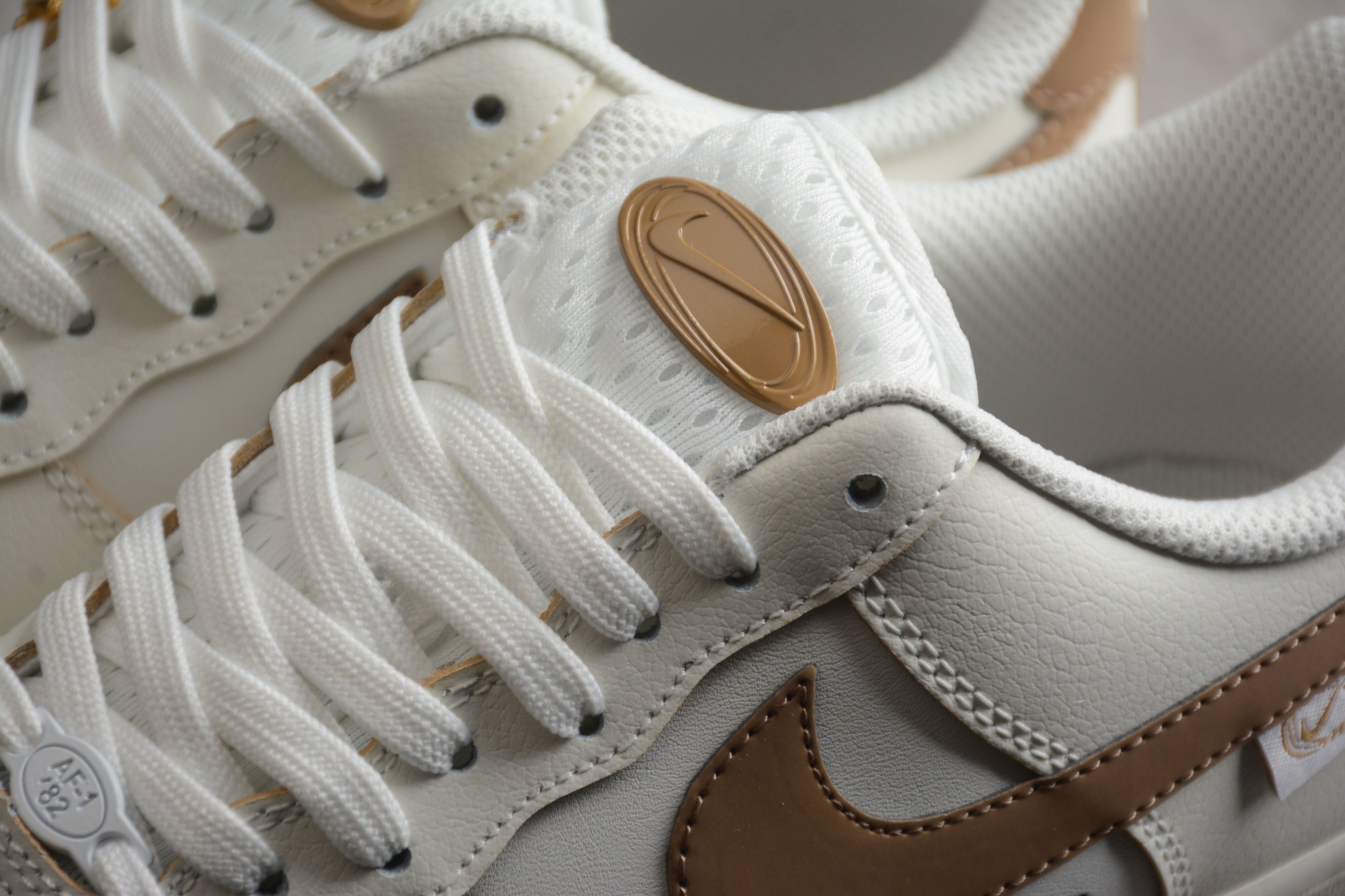 Nike Air Force One Mocha Brown / White