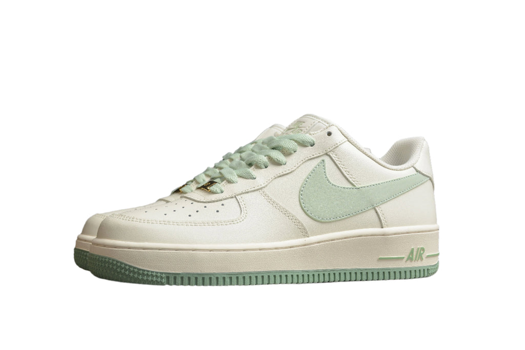 Nike Air Force One White / Light Green