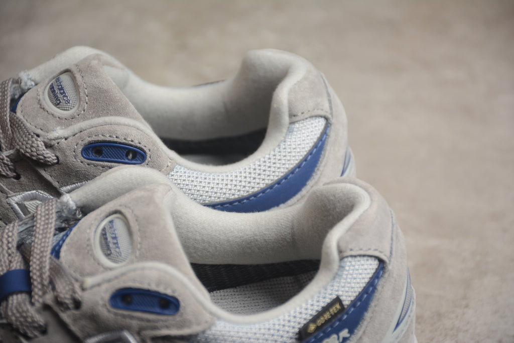 New Balance 2002R Beige / Blue