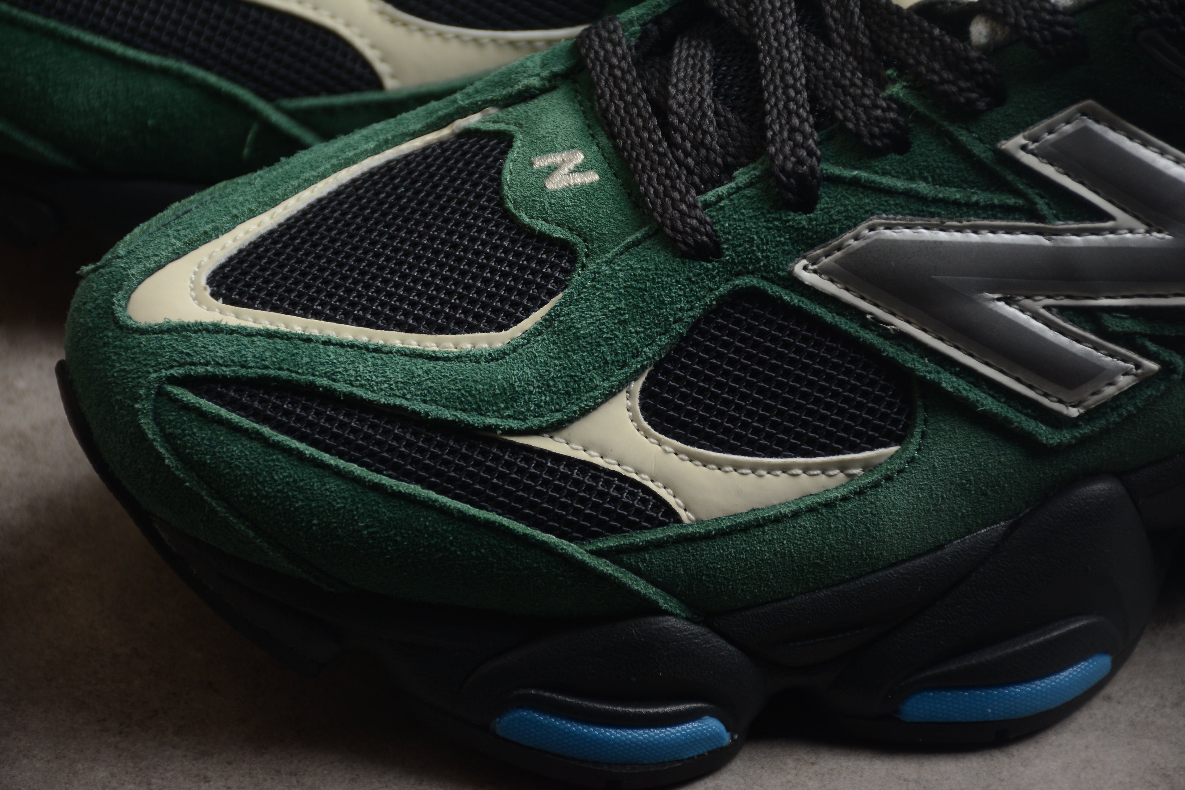 New Balance 9060 Team Forest Green