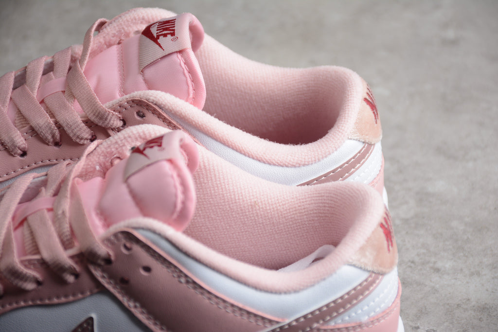 Nike Dunk Low  SB Light Pink