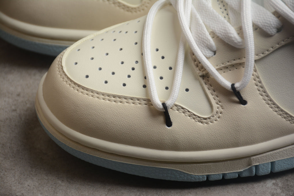 Nike Dunk Low SB Beige / Light Blue