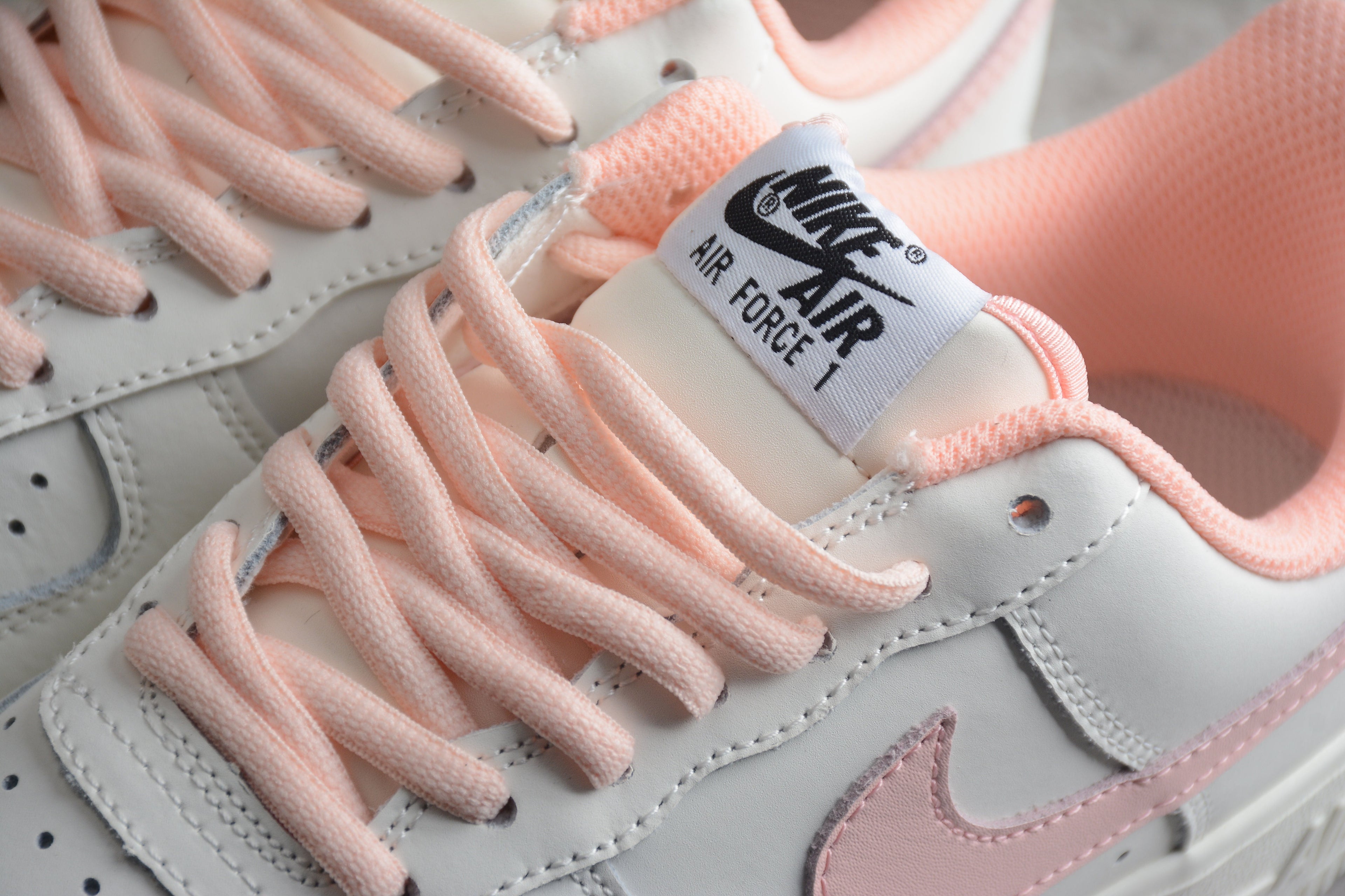 Nike Air Force One Light Pink