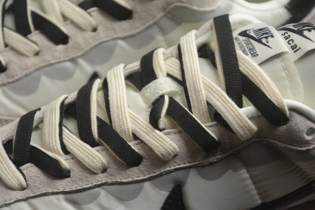 Nike x sacai VaporWaffle White / Black