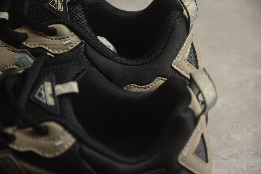 New Balance 610T Black / Brown