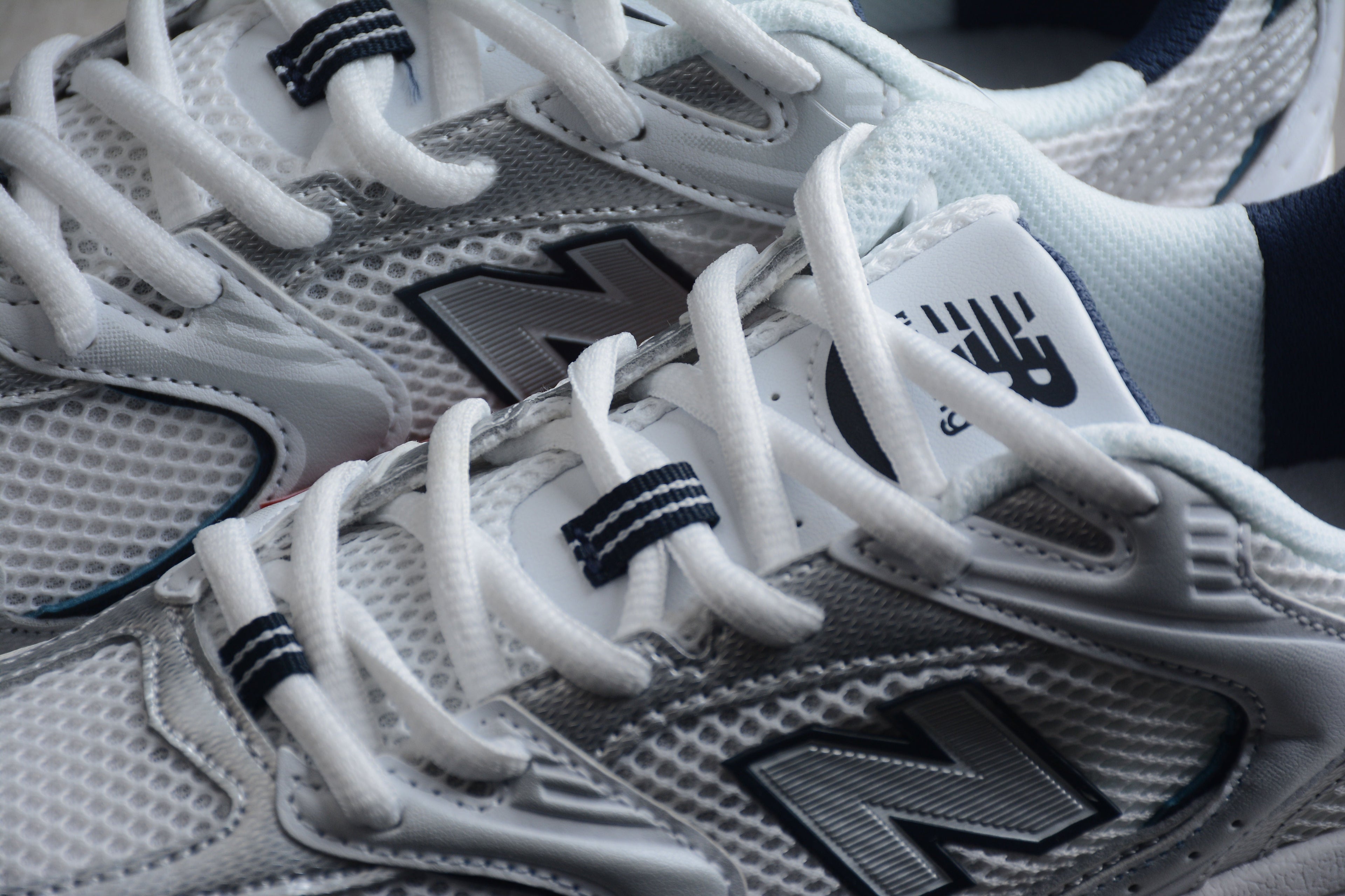 New Balance 530 Dark Blue / White