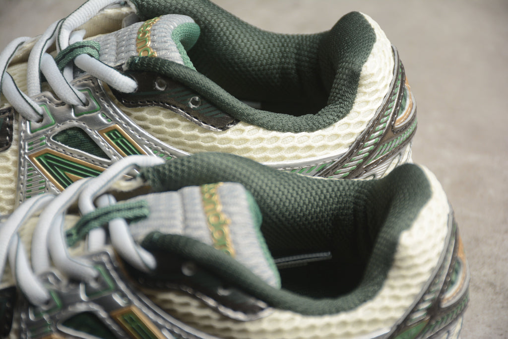 New Balance 860 Beige / Green