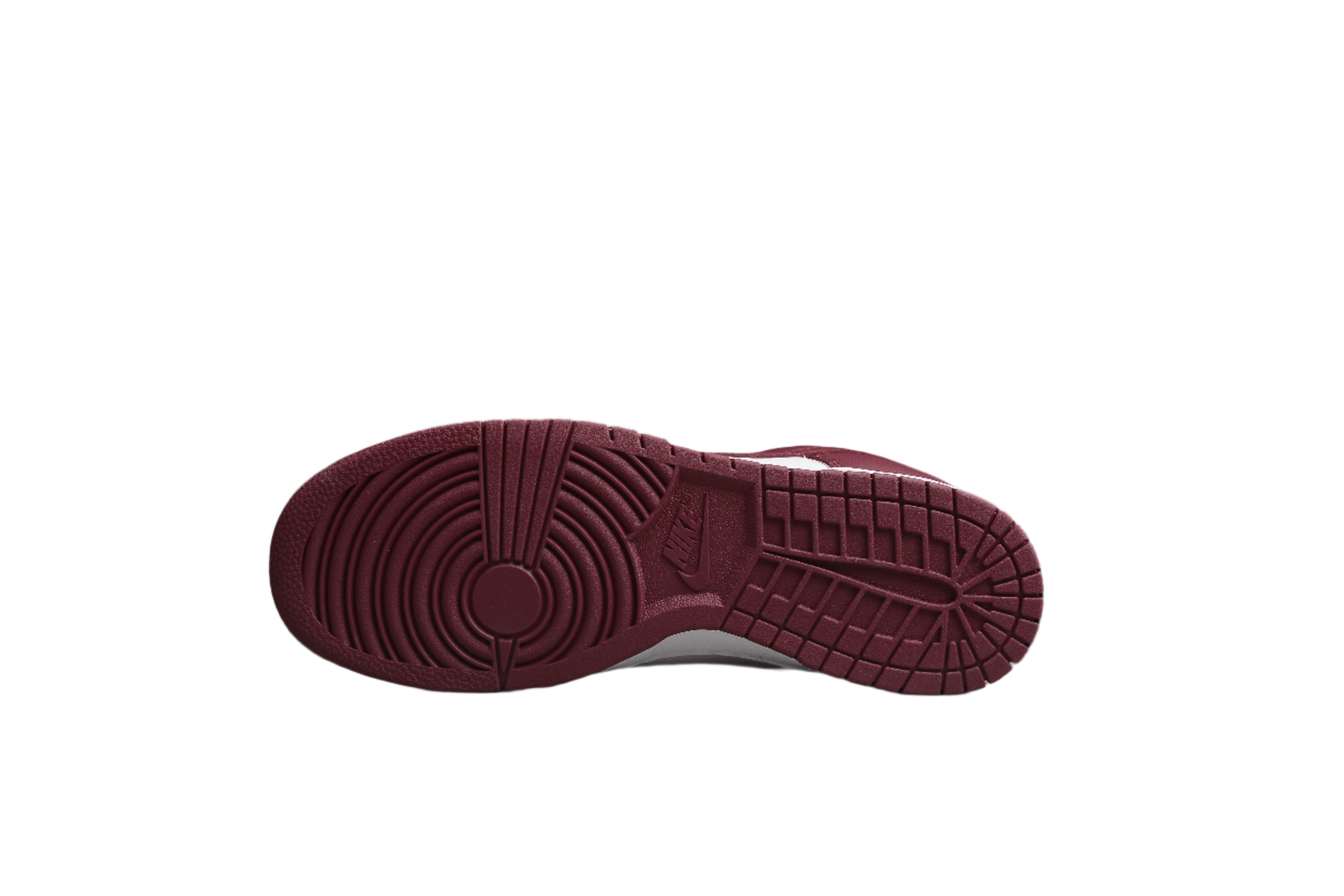 Nike Dunk Low  SB Burgundy