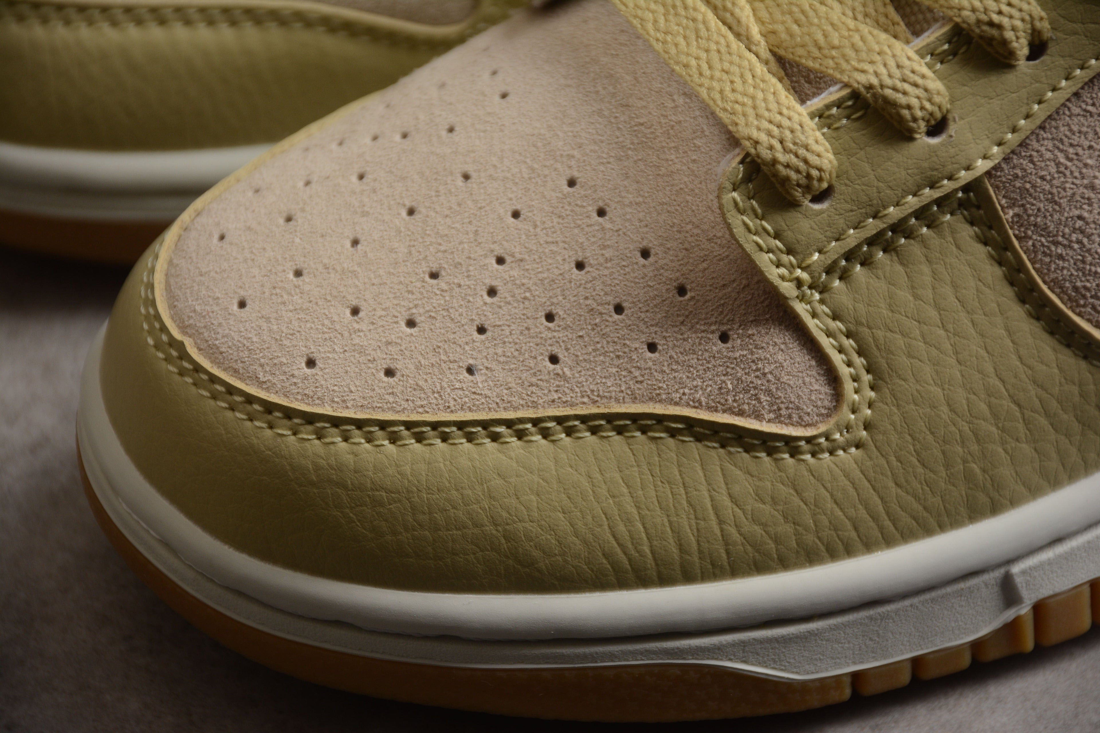 Nike Dunk Low SB Khaki / Yellow