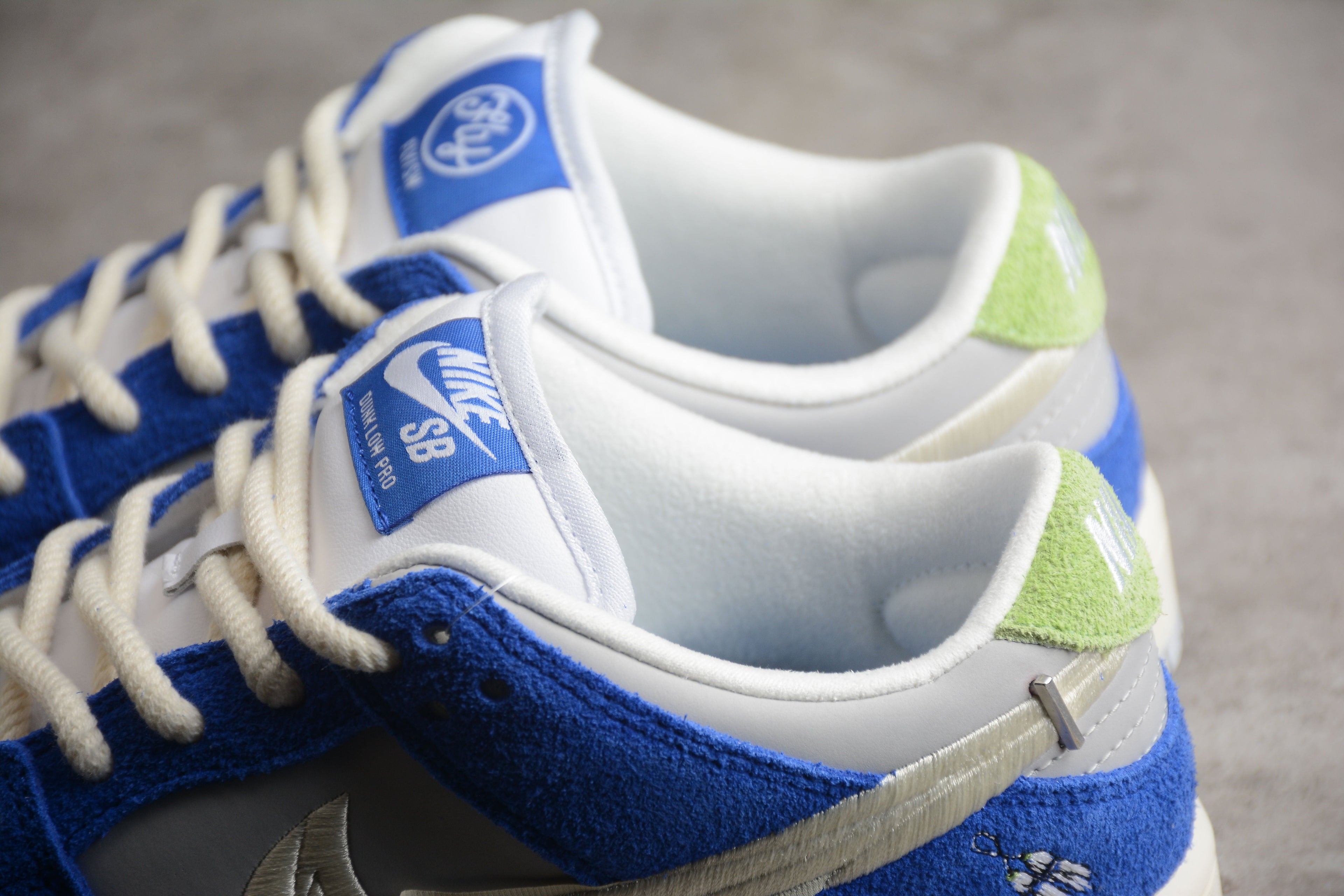 Nike Dunk Low  SB White / Blue